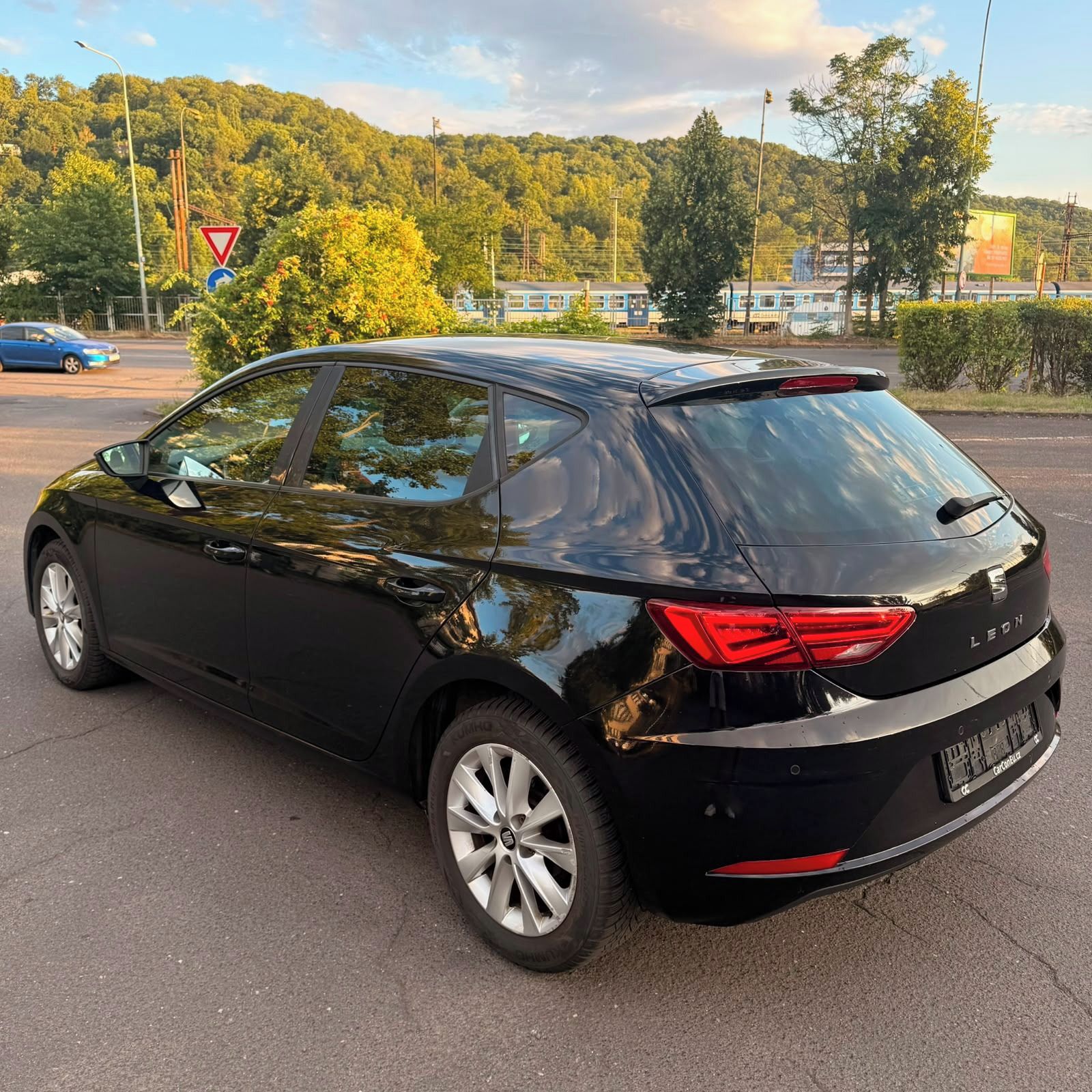 Seat Leon, STYLE facelift 2017 1.2TSI 81 - fotka 4