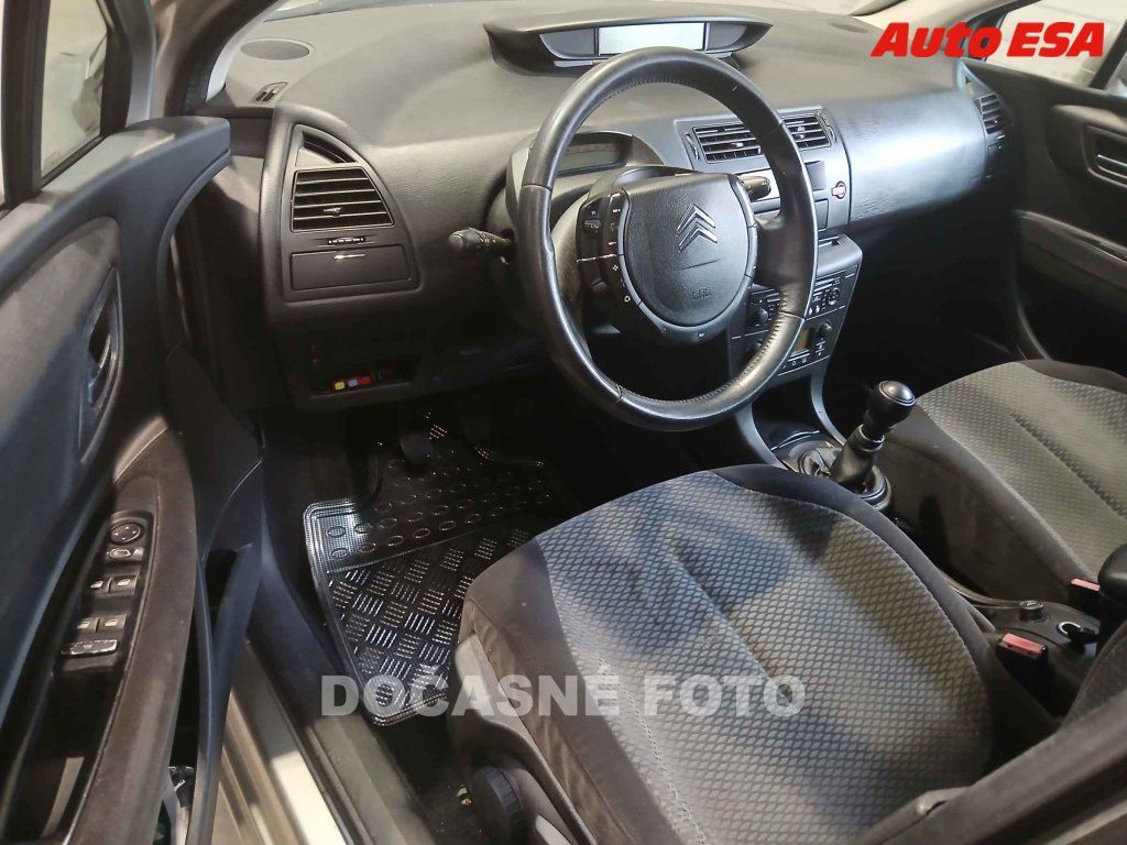 Citroën C4, 1.4 - fotka 3