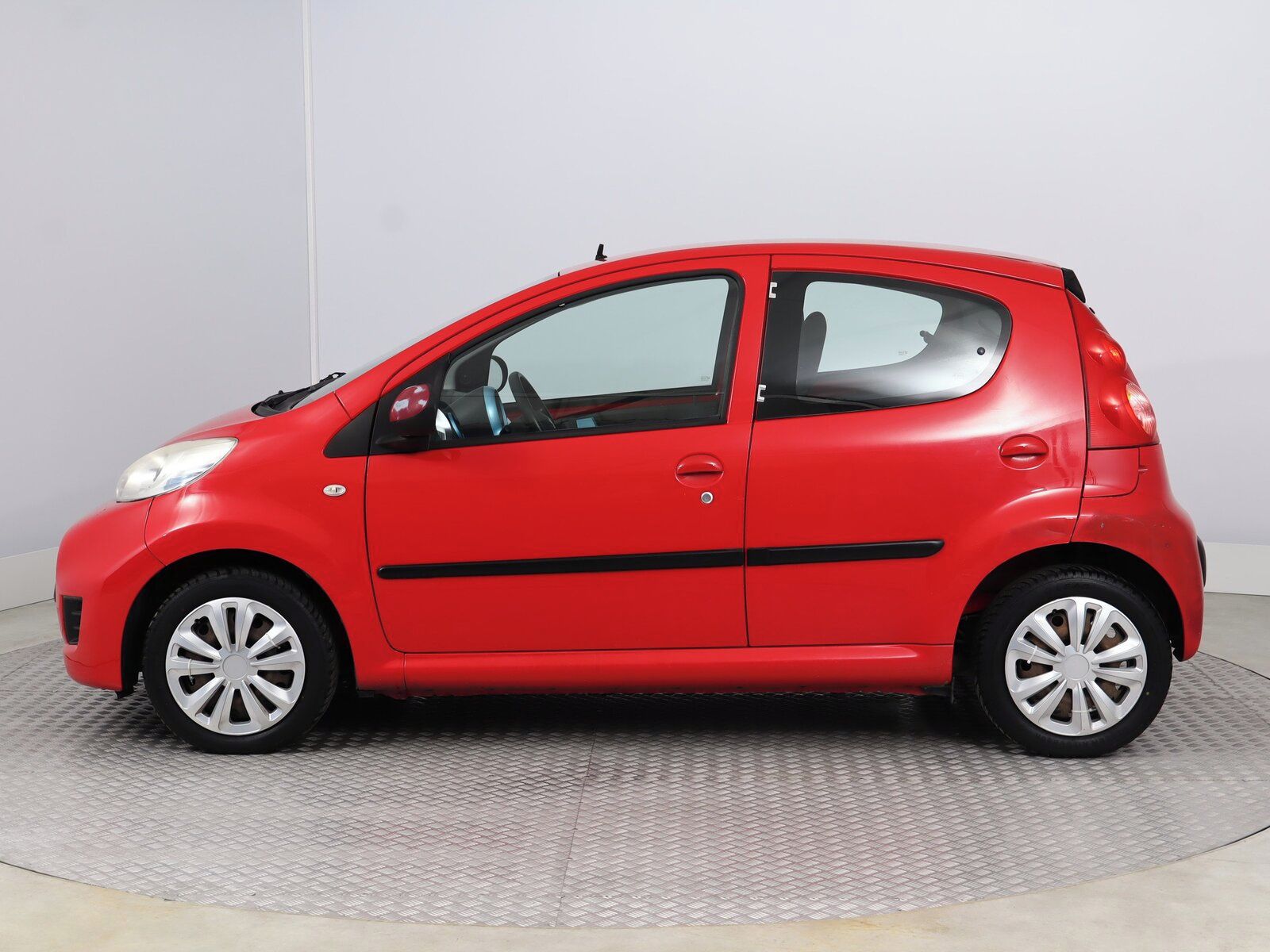 Peugeot 107, 1.0, zamluveno - fotka 3