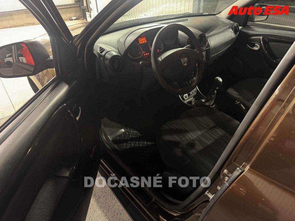Dacia Duster, 1.6i 4x4 - fotka 3