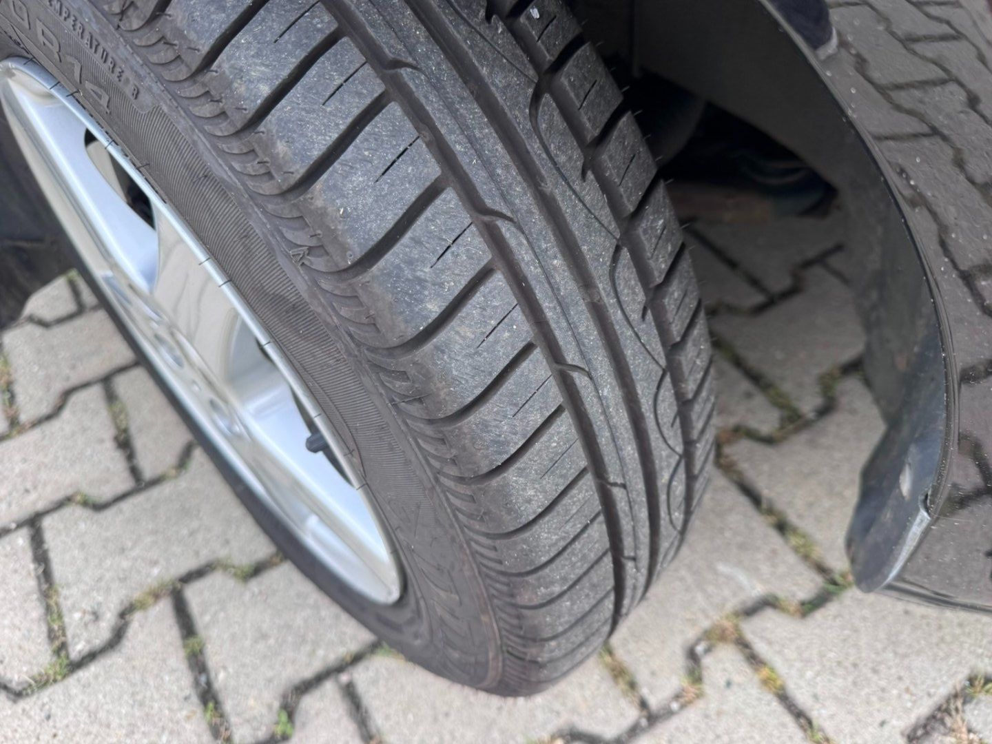 Škoda Fabia, 1,4i 16V 63 KW 2.MAJ KILOMETRY - fotka 2