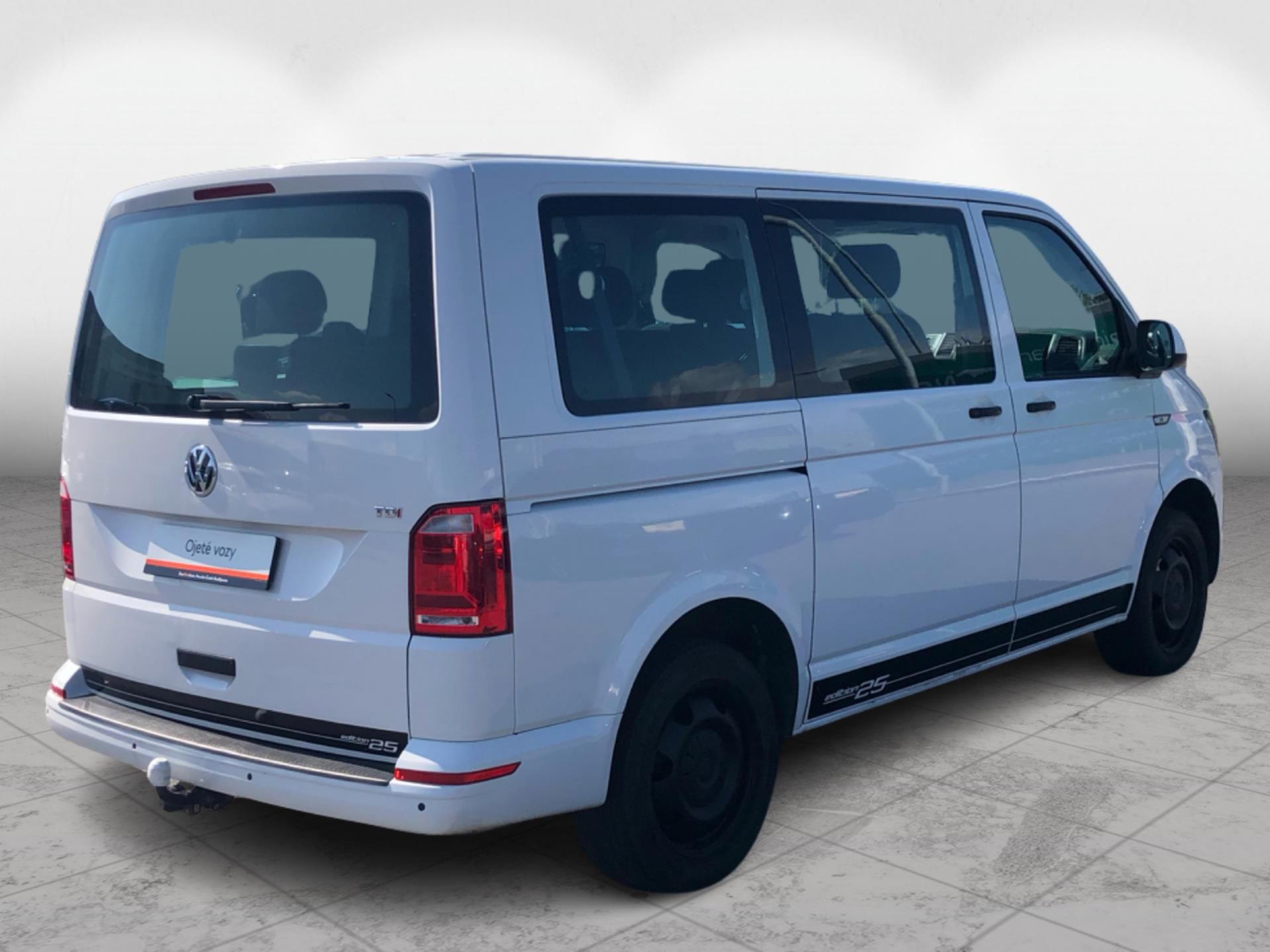 Volkswagen Transporter, 2,0 TDI DSG 8 míst - fotka 2