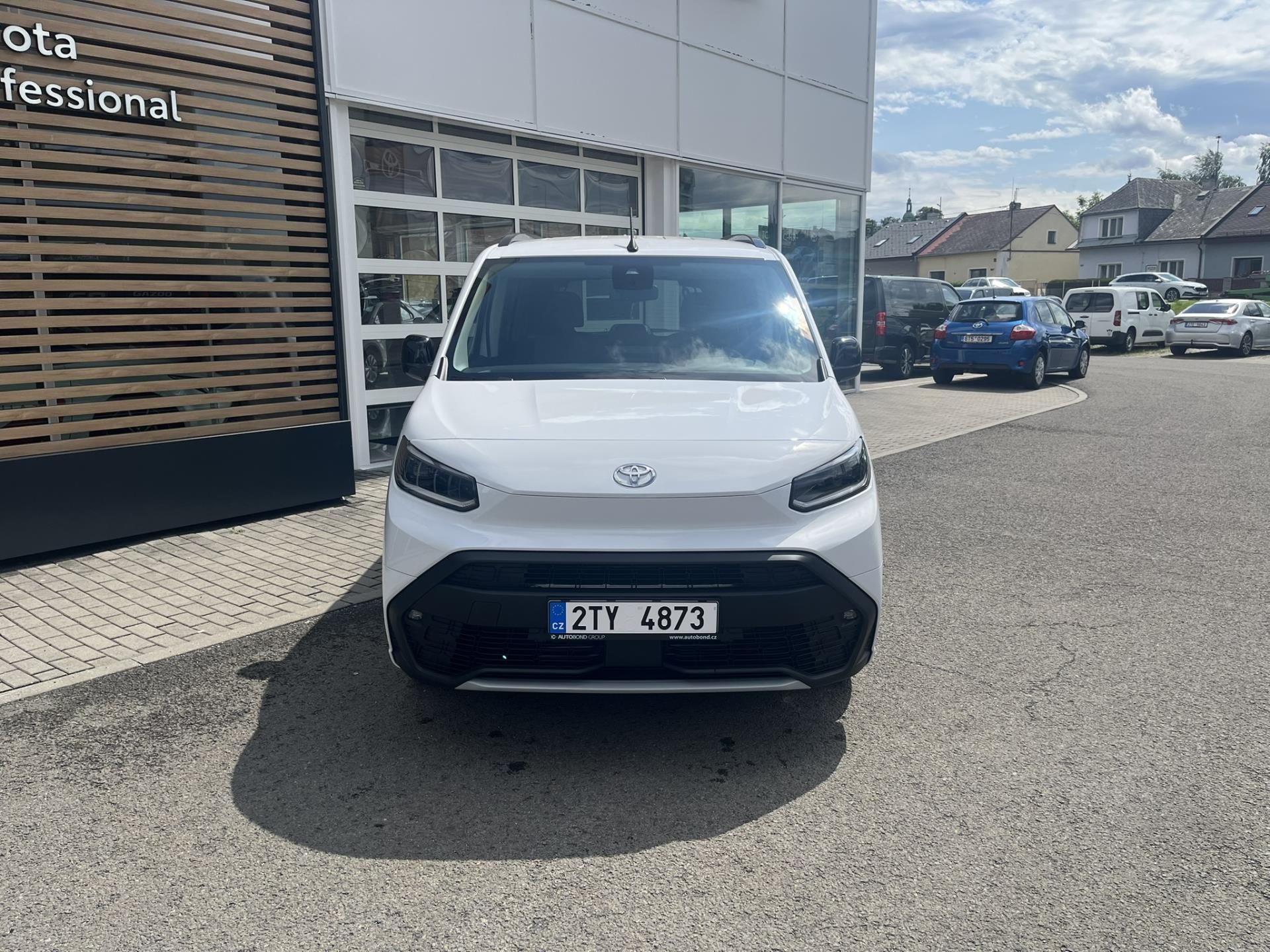 Toyota Proace City Verso, 1,5 D 130 8AT tažné, zimní kol - fotka 2