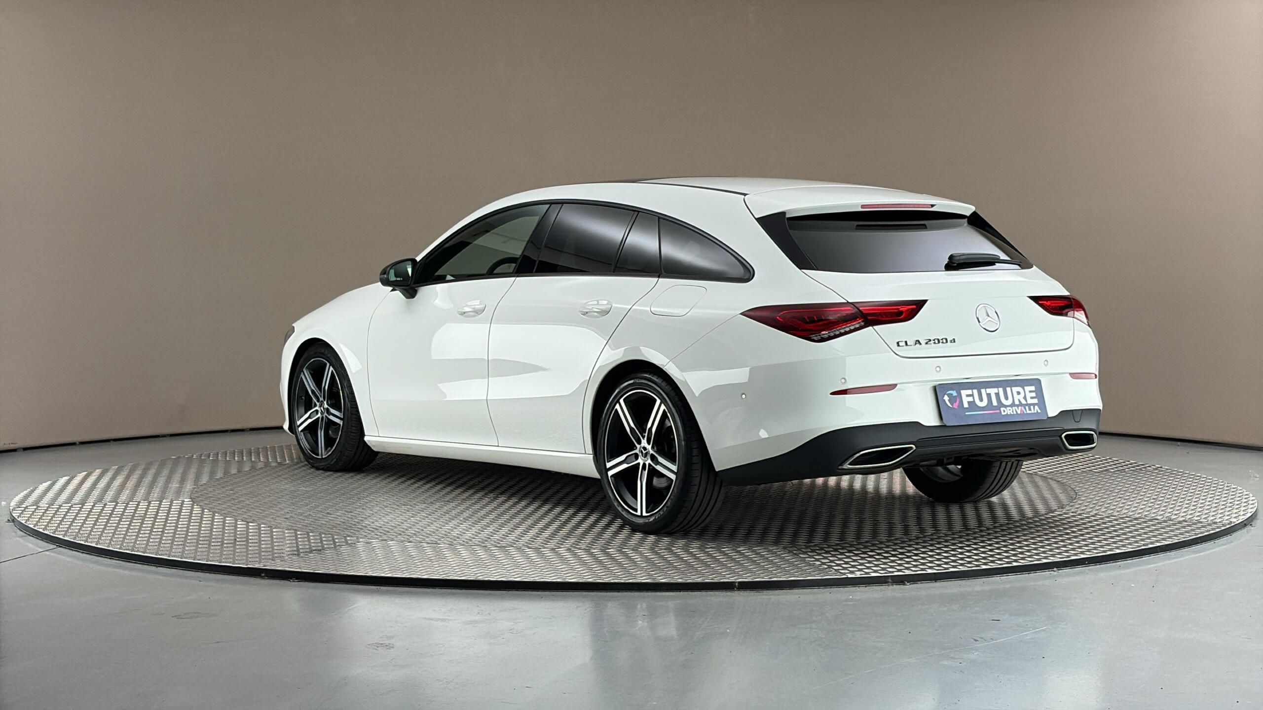 Mercedes-Benz CLA, 200d AUT Shooting Brake - fotka 2