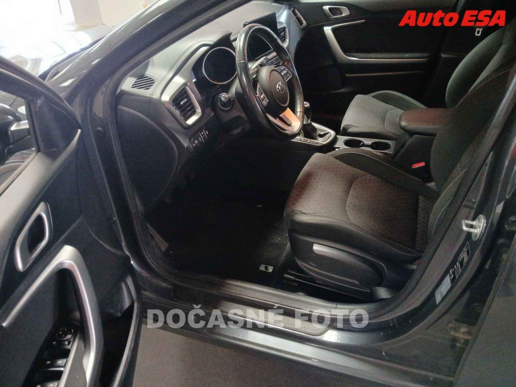 Kia Cee´d, 1.6 CRDI - fotka 3