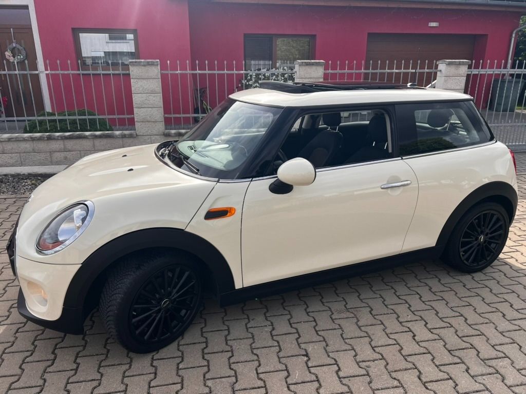 Mini Cooper, D F56 - 1.5d, pano, JCW R17 - fotka 2