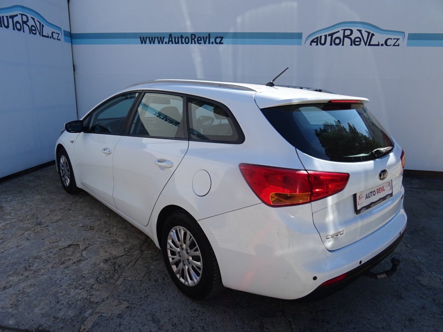Kia Cee´d, 1.6CRDi,94kW,NovéČR,klima - fotka 3