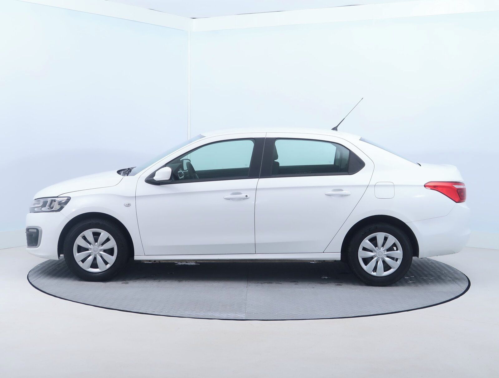 Citroën C-Elysée, 1.2 PureTech, Tendance, ČR - fotka 3