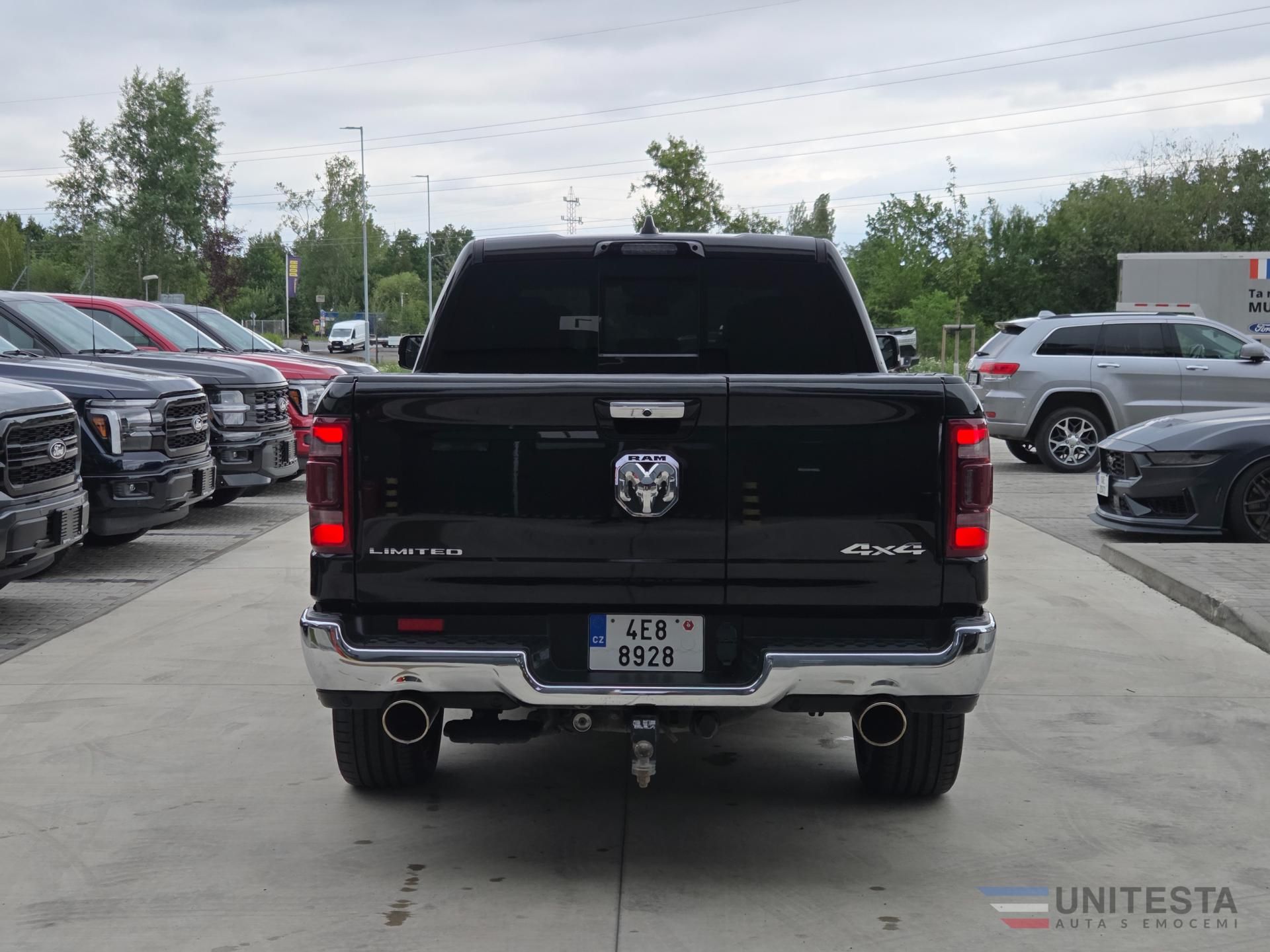 Dodge Ram, RAM 1500 Limited V8 - fotka 5