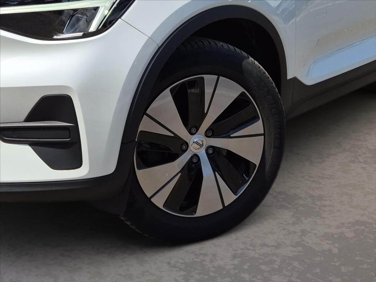 Volvo XC40, 2,0 B3 Core - fotka 6