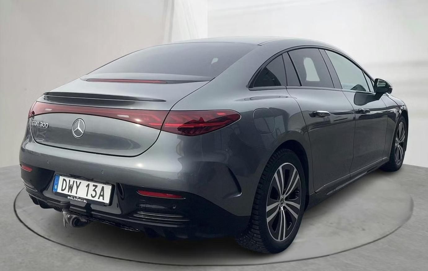 Mercedes-Benz EQE, 300 AMG NIGHT 360k Tažné BLIS - fotka 2
