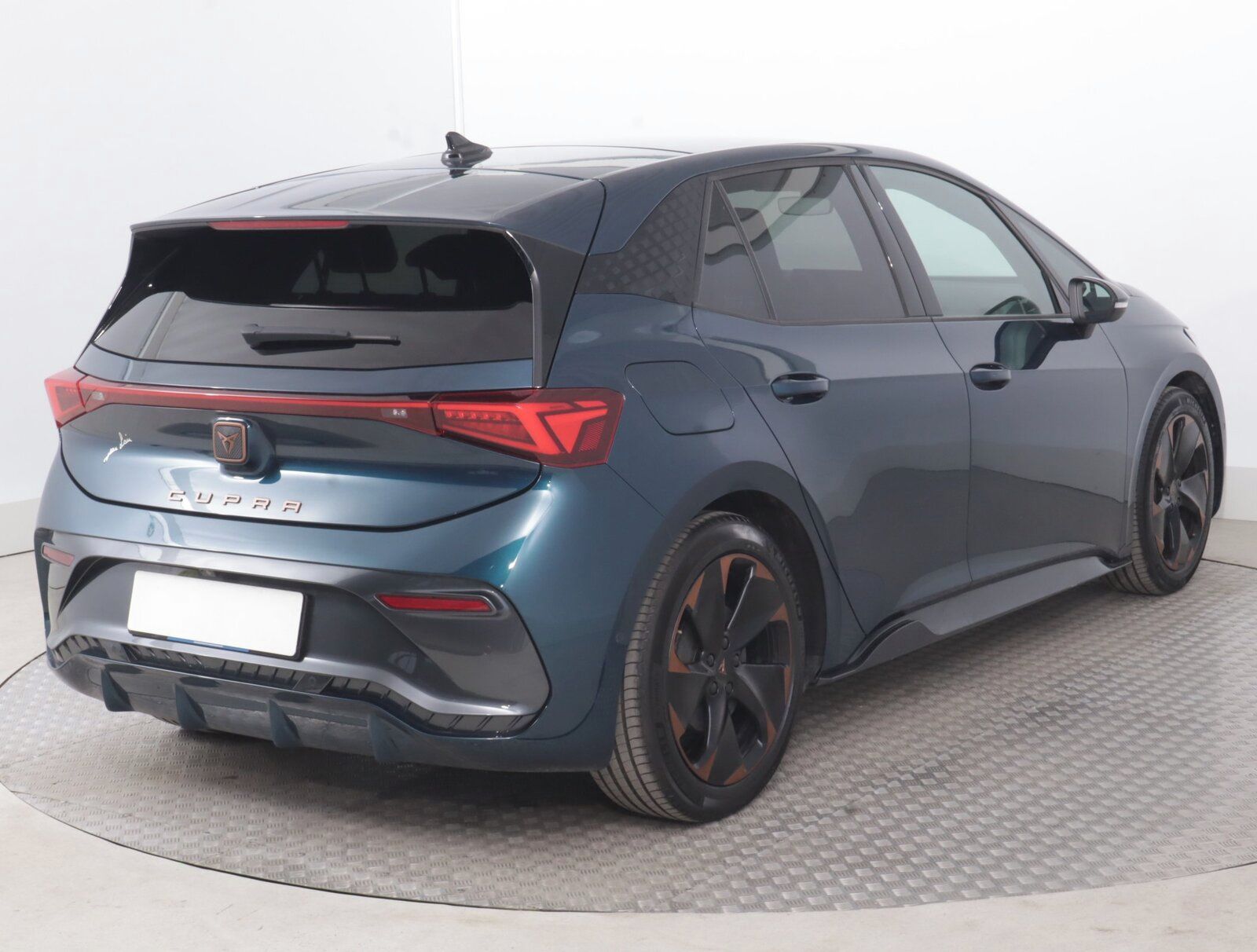 Cupra Born, 58, SoH 93%, Automat - fotka 5