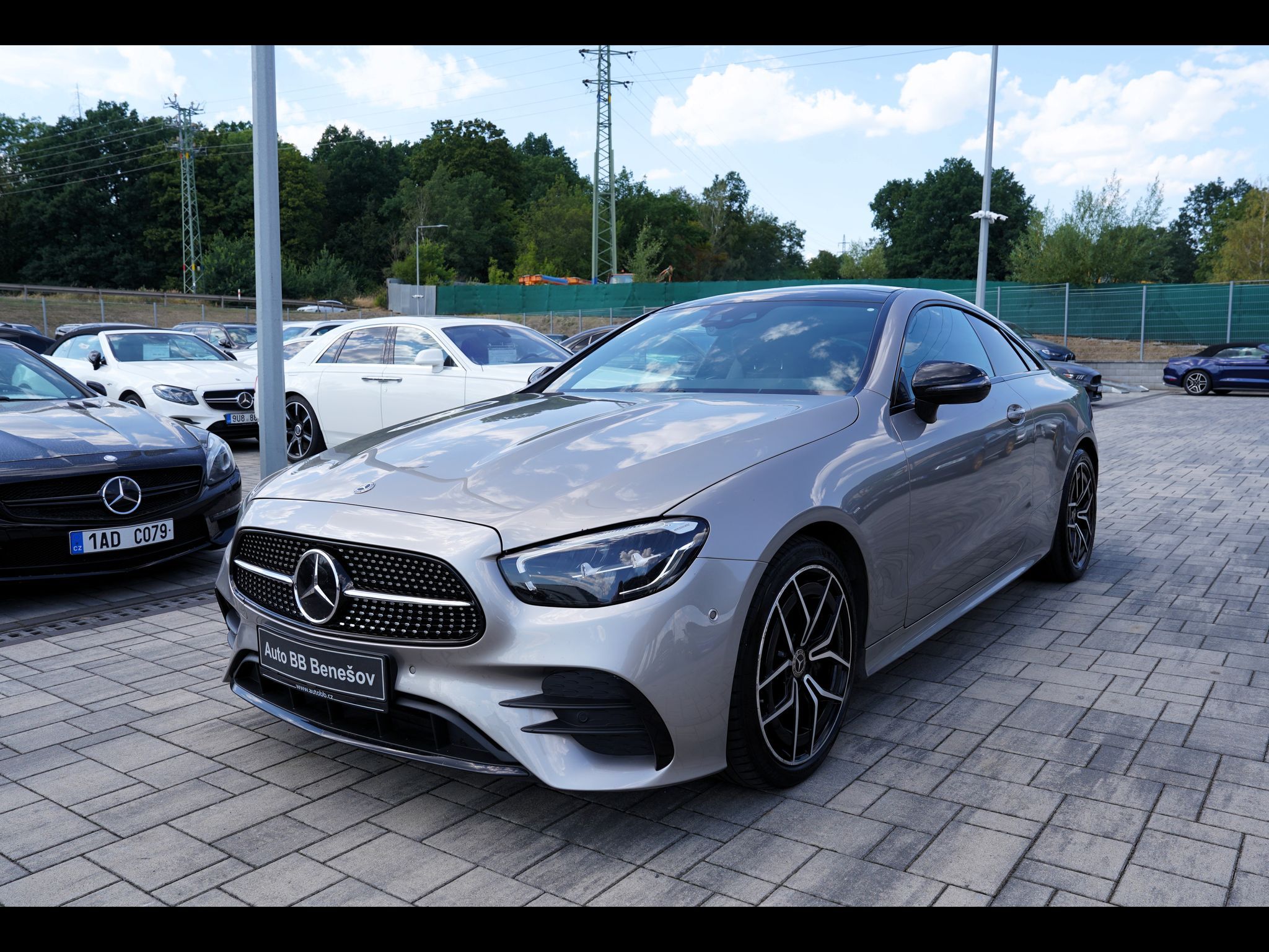 Mercedes-Benz Třídy E, E 220d AMG Avantgarde/195 PS - fotka 2