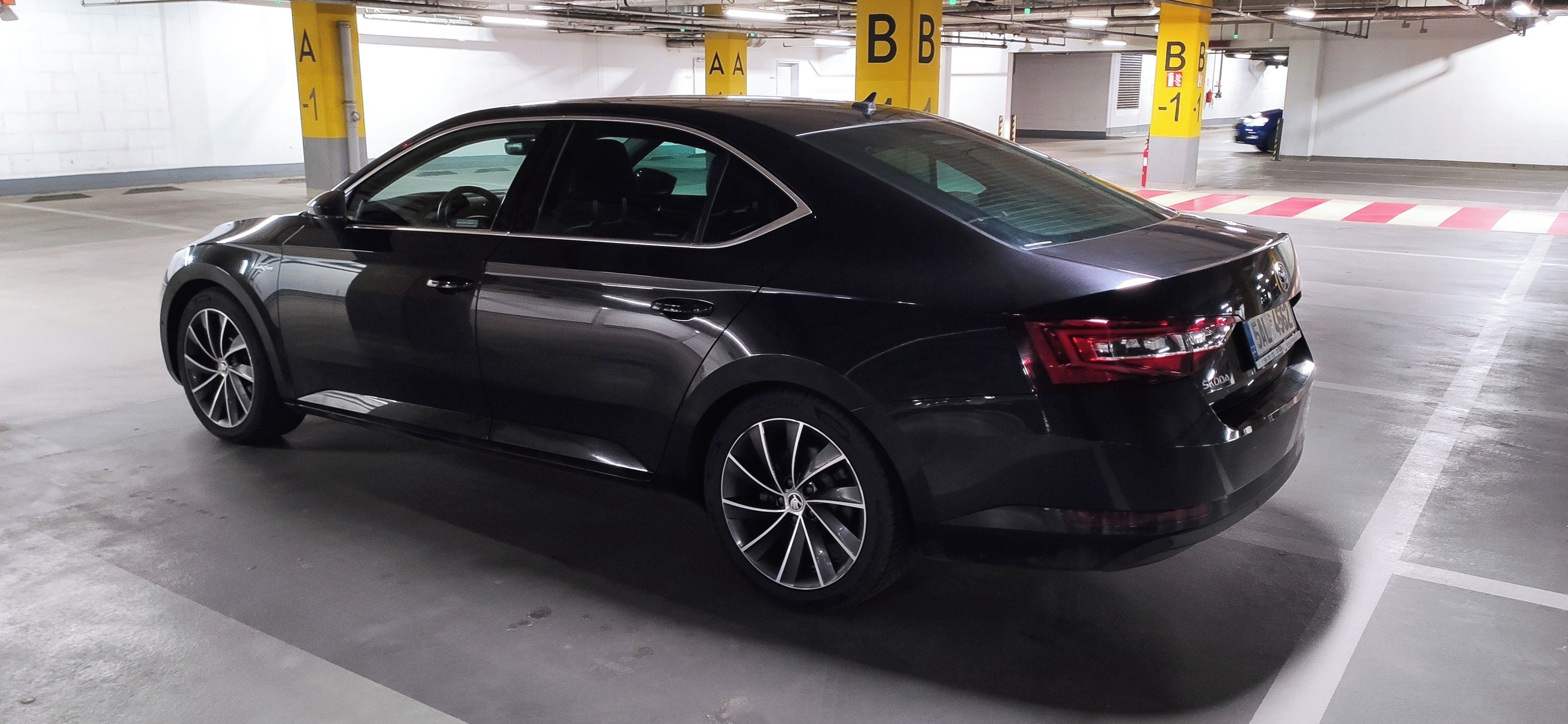Škoda Superb, Škoda Superb III. DSG L&K - fotka 6