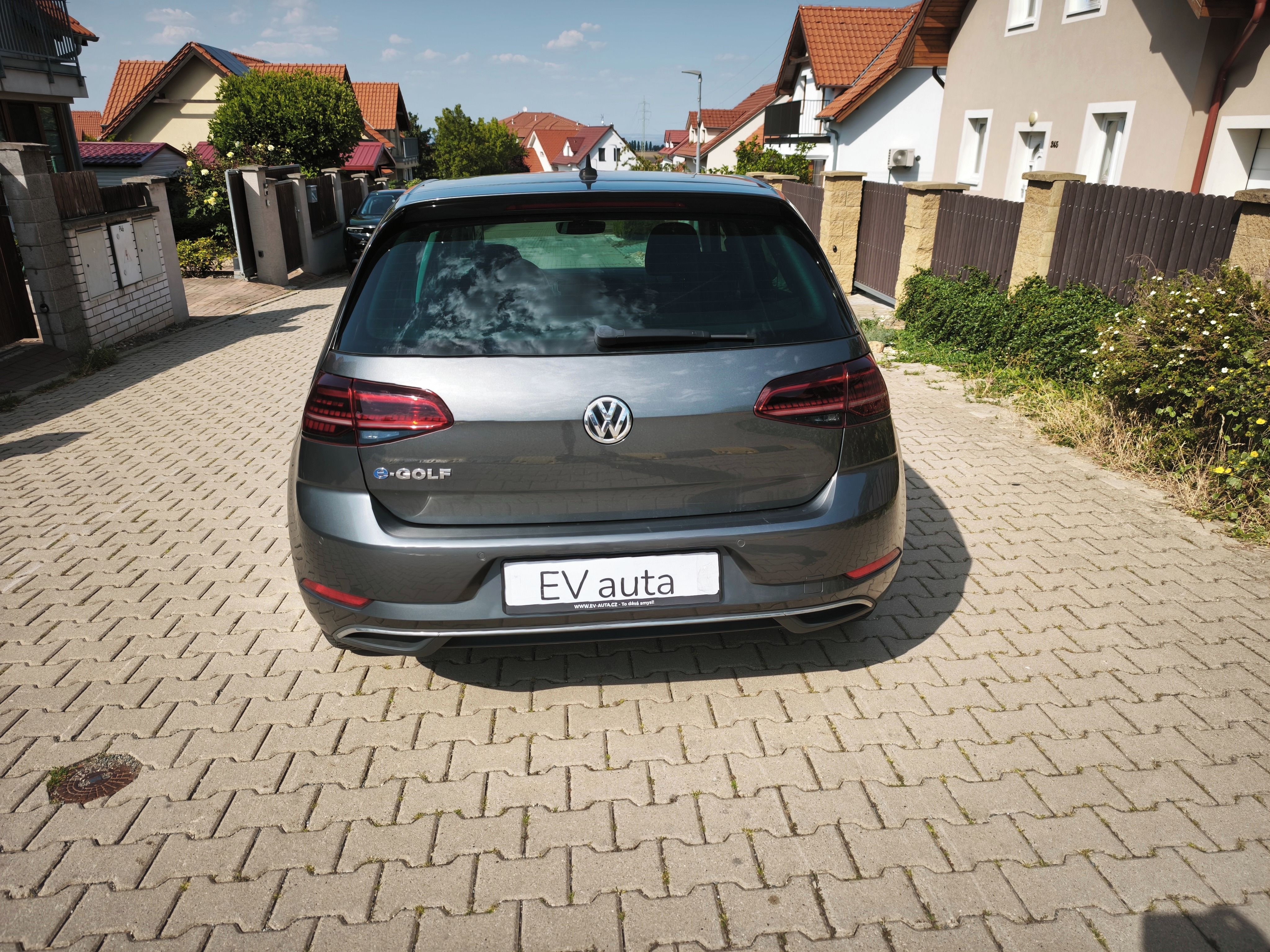Volkswagen e-Golf, TČ*ACC*DYN*Kessy*SoH92% - fotka 4