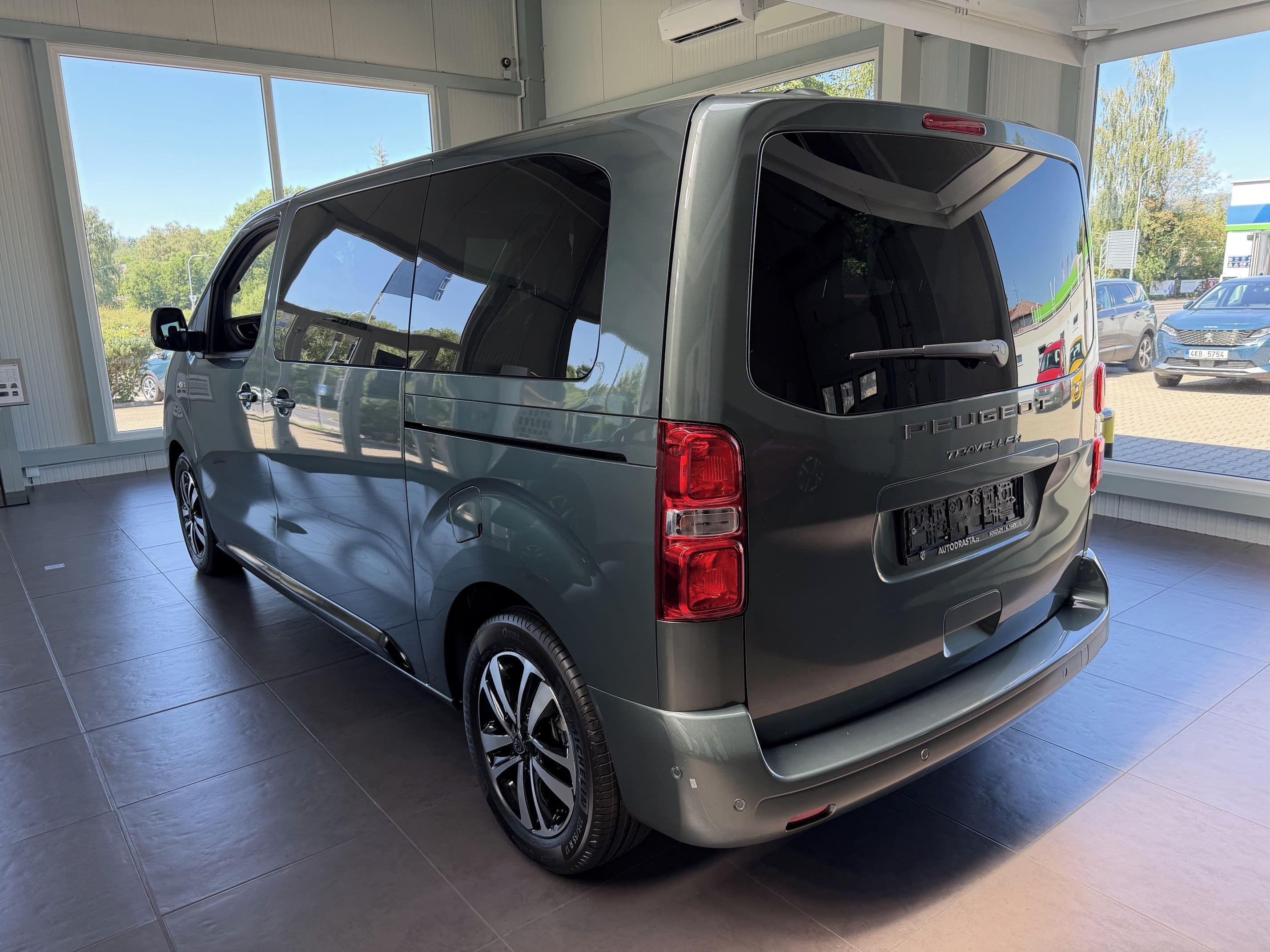 Peugeot Traveller, Allure L2 2.2 BHDi 180k EAT8 - fotka 6