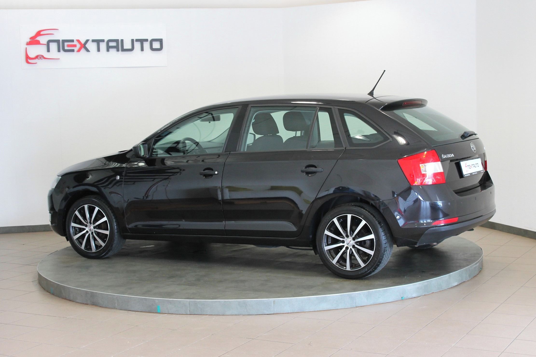 Škoda Rapid, 1.2 TSI 63kW AMBITION - fotka 3