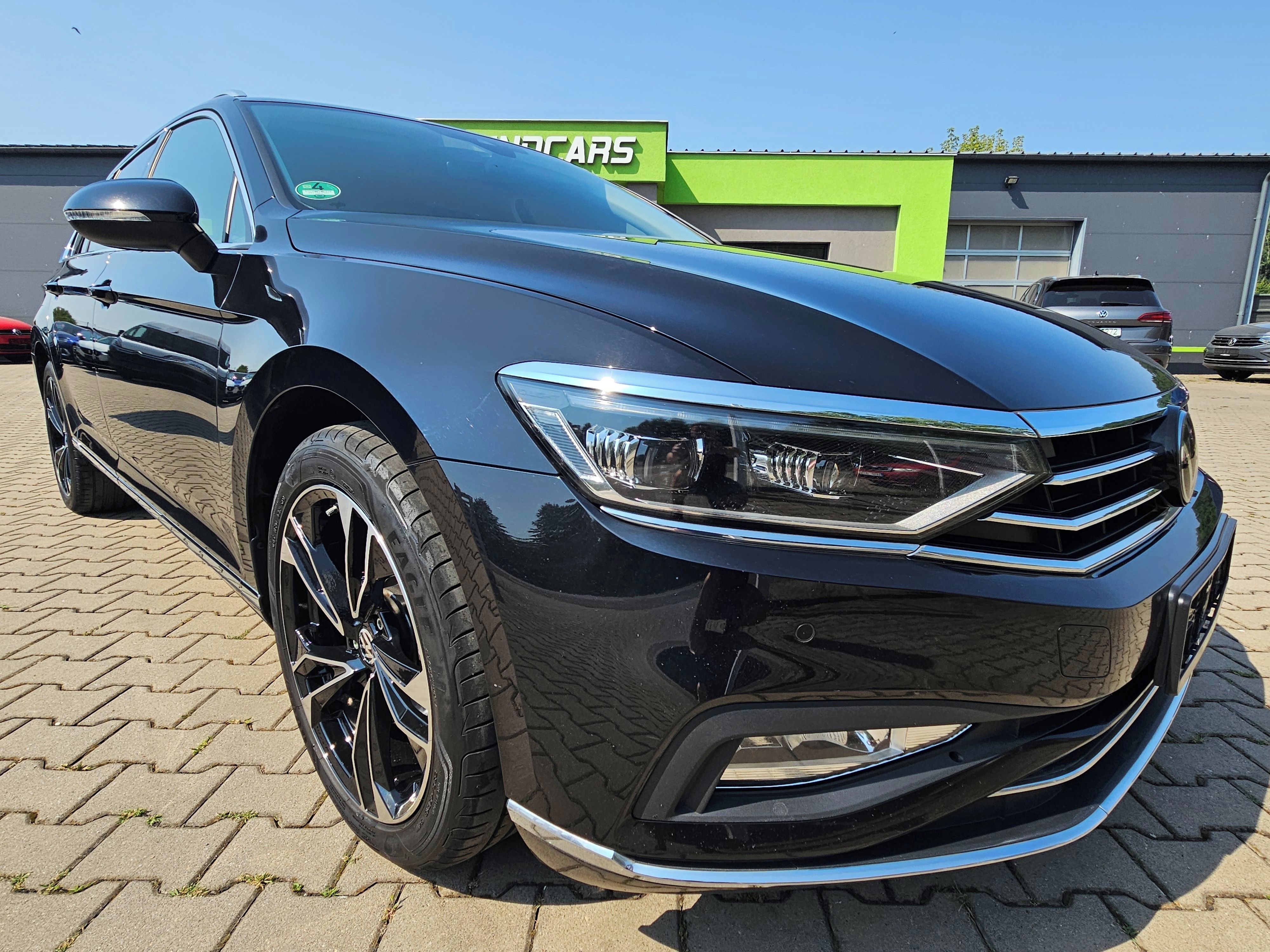 Volkswagen Passat, 2.0TDi ELEGANCE Kůže/Alcanta - fotka 2