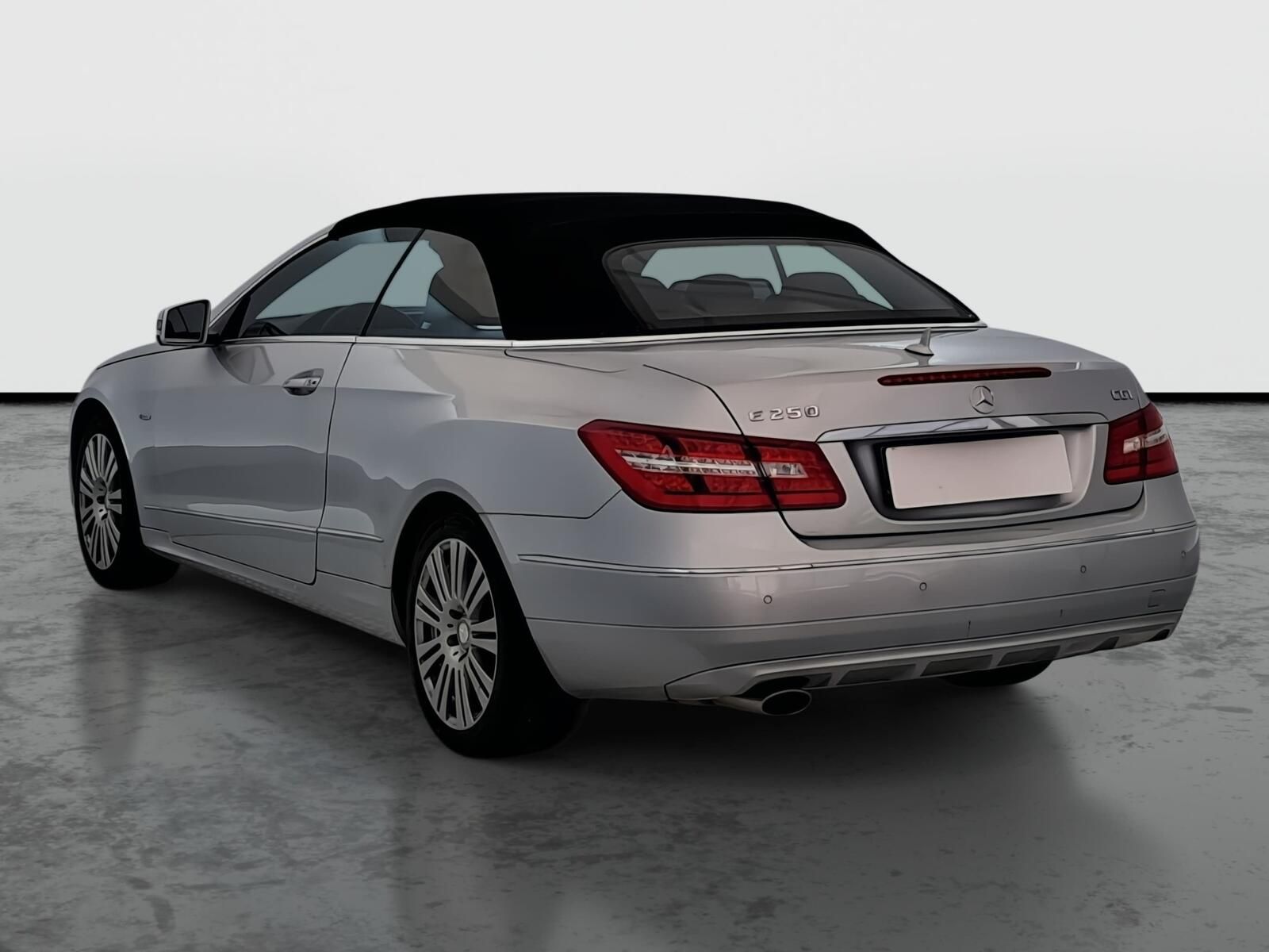 Mercedes-Benz Třídy E, 230, Automat, Kůže, Navi - fotka 4