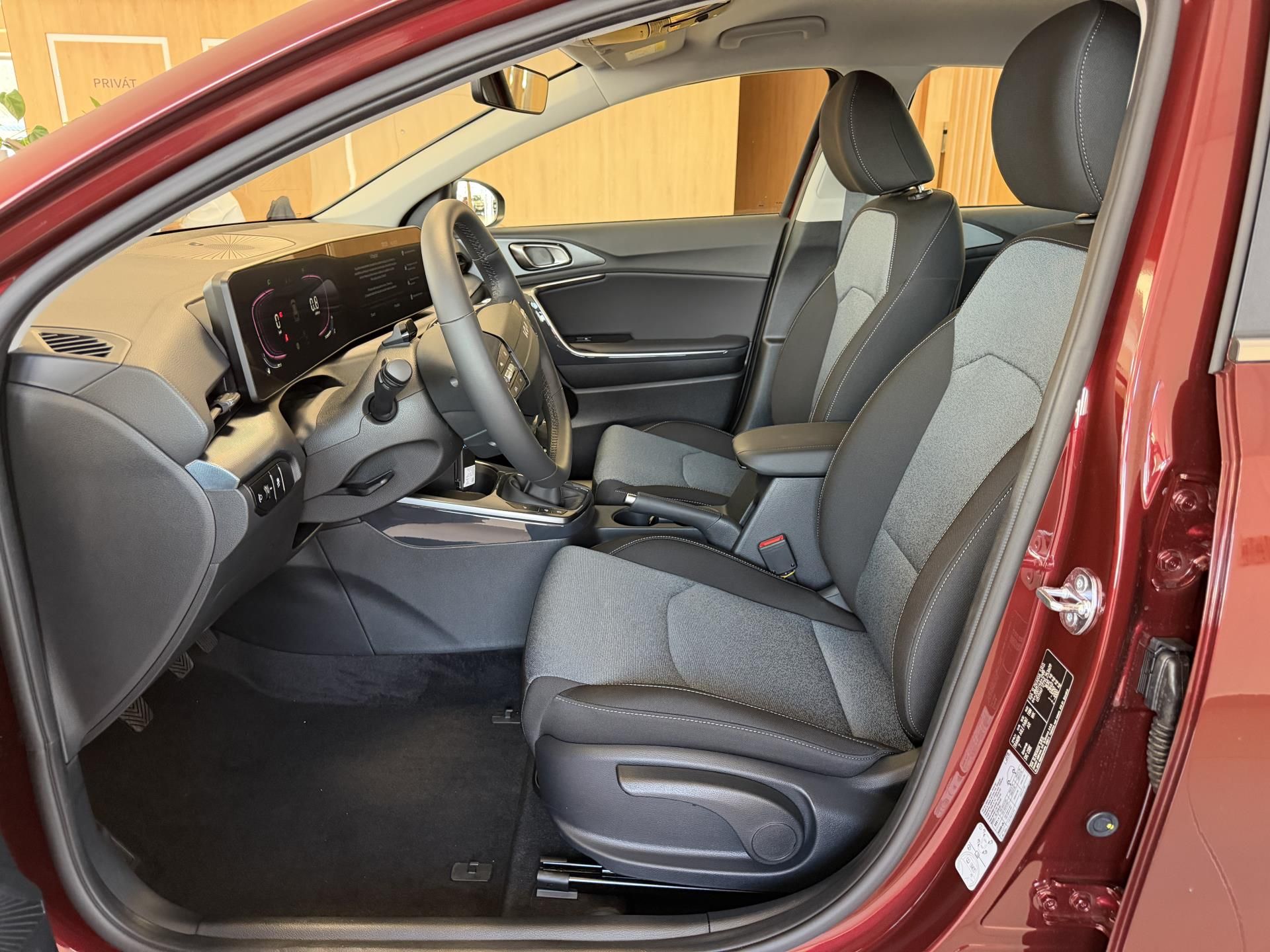 Kia XCee´d, 1,0 T-GDi - fotka 5