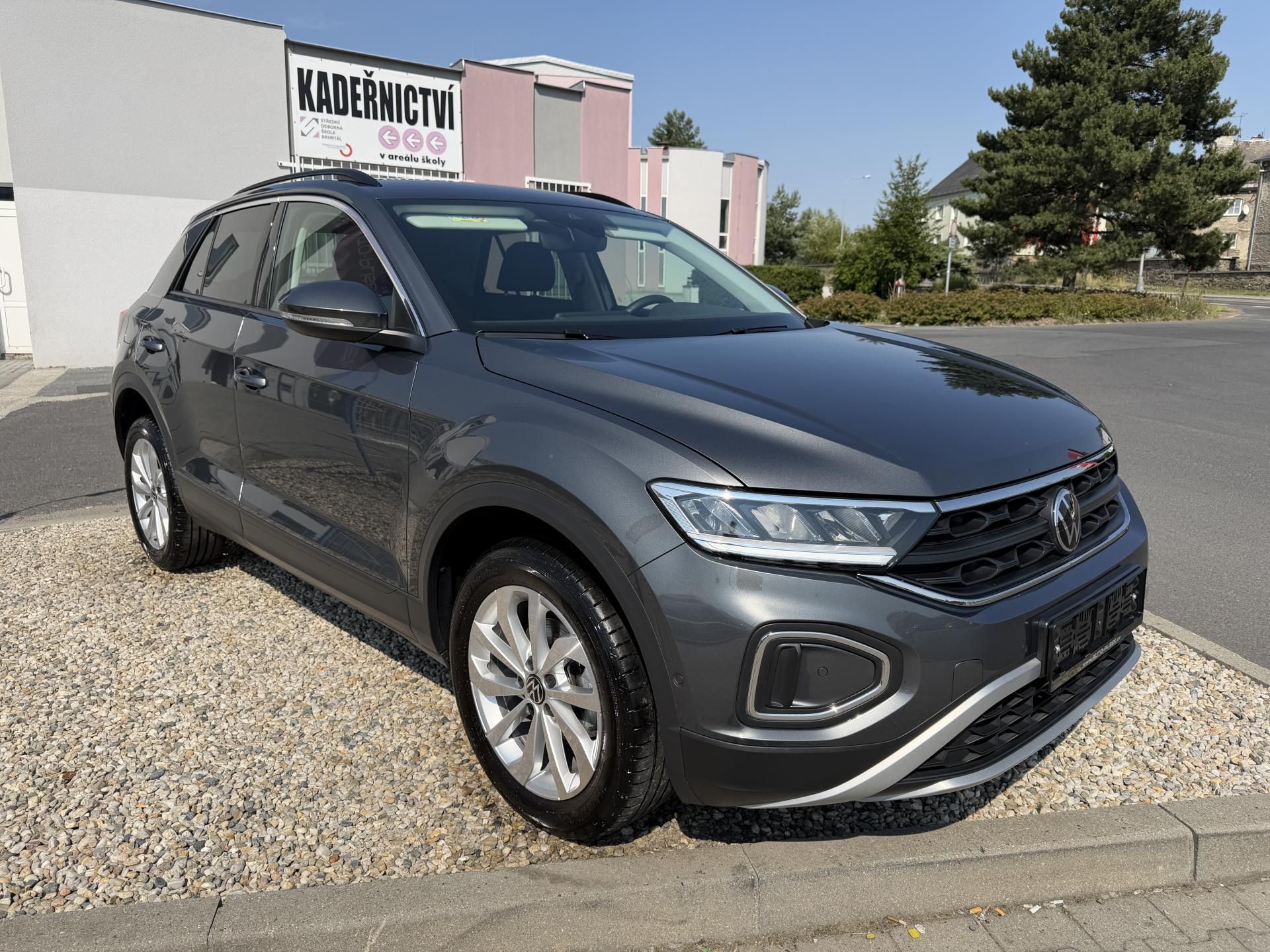 Volkswagen T-Roc, 1,5 TSi/110kW LIFE - DSG,TZ,..