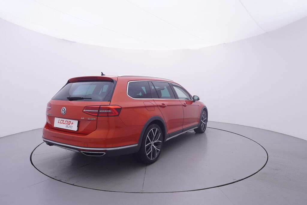 Volkswagen Passat, Highline 2.0 TDI 176 kW - fotka 5