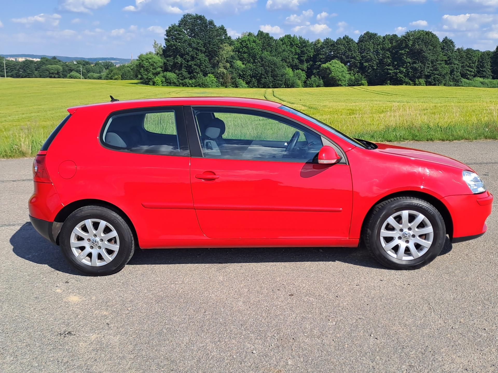 Volkswagen Golf, 1.4 16V PĚKNÝ STAV - fotka 4