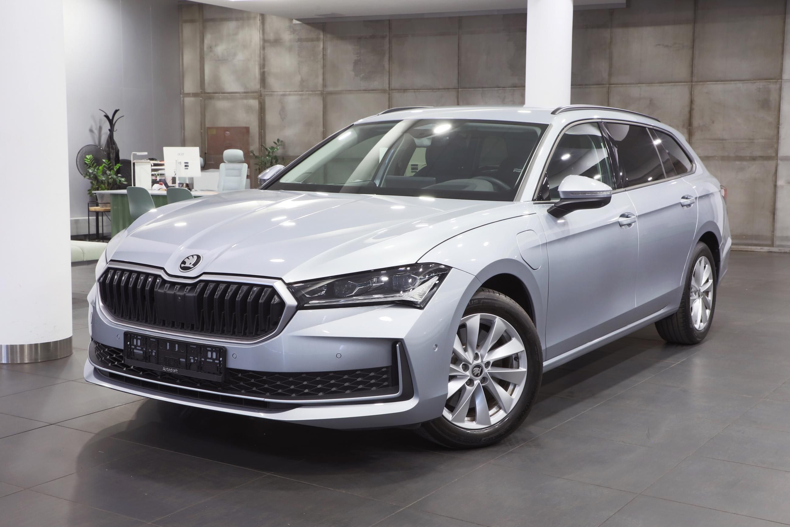 Škoda Superb, iV 1.5 TSI 150kW / Kůže - fotka 2