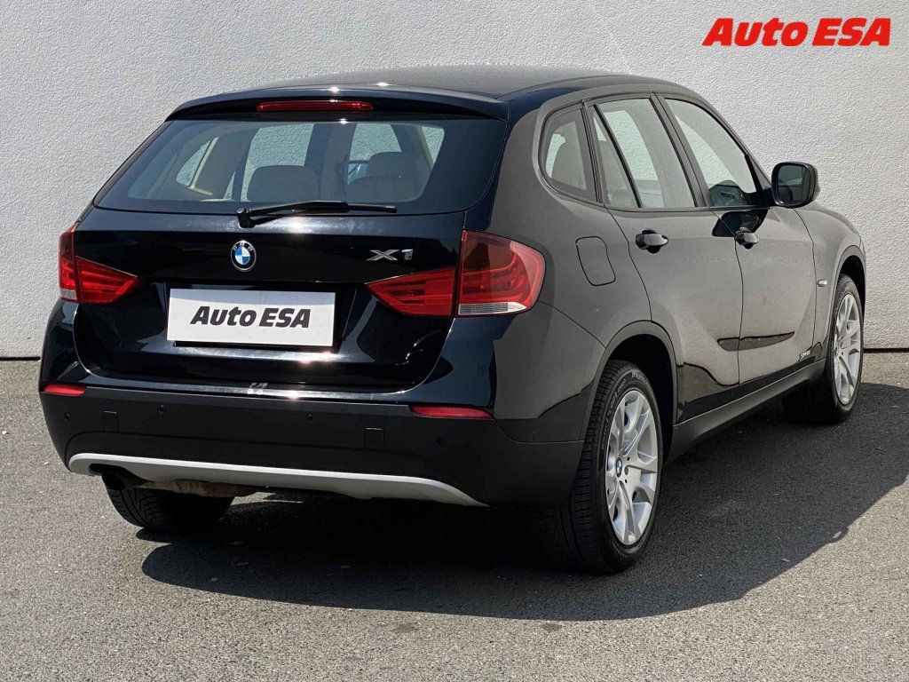 BMW X1, 2.0i sDrive18i,AC - fotka 4
