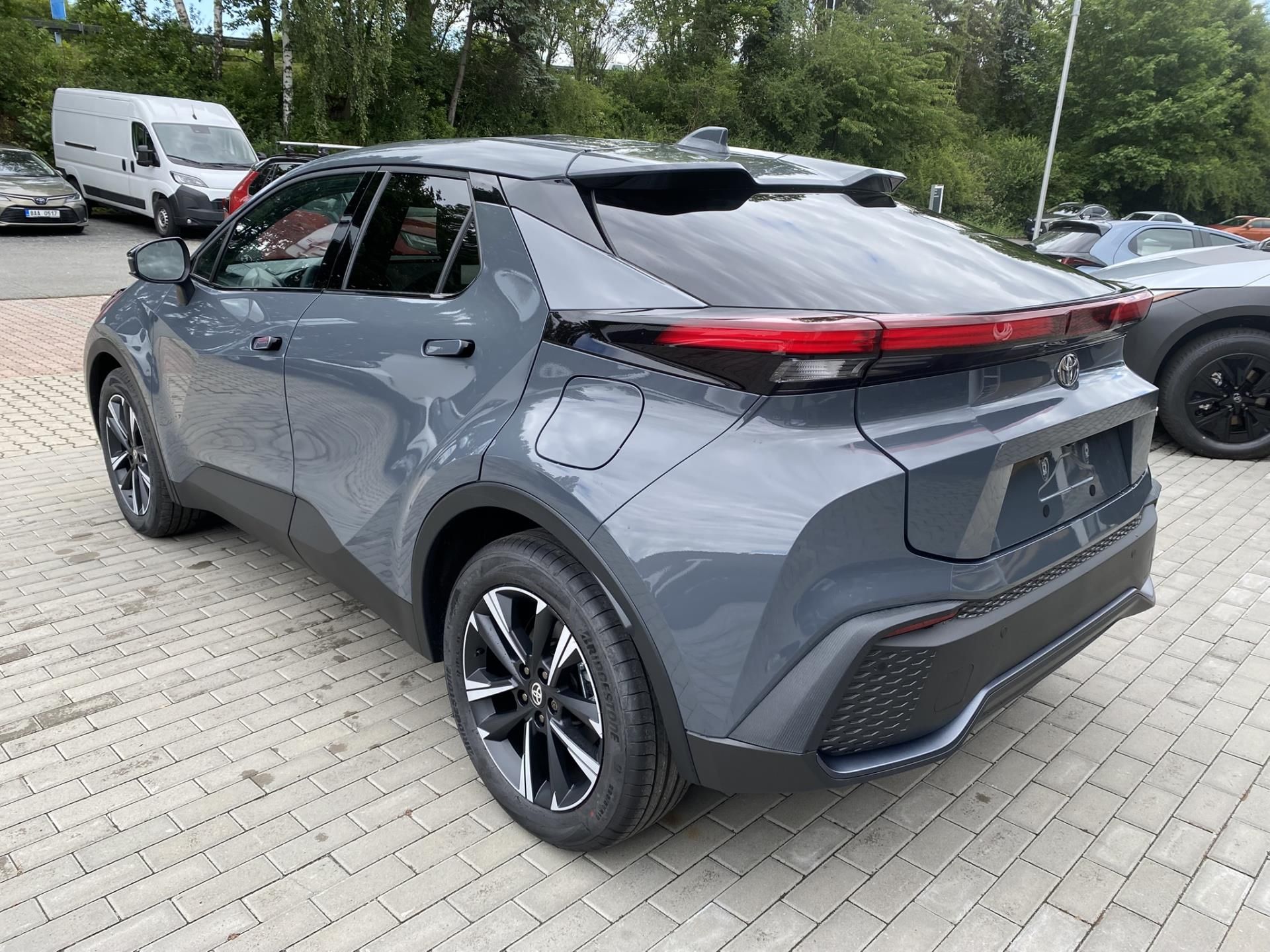 Toyota C-HR, 2.0 PHEV STYLE - fotka 4