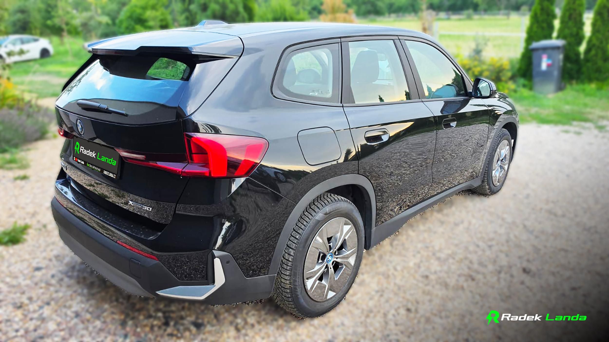 BMW iX1 - fotka 2
