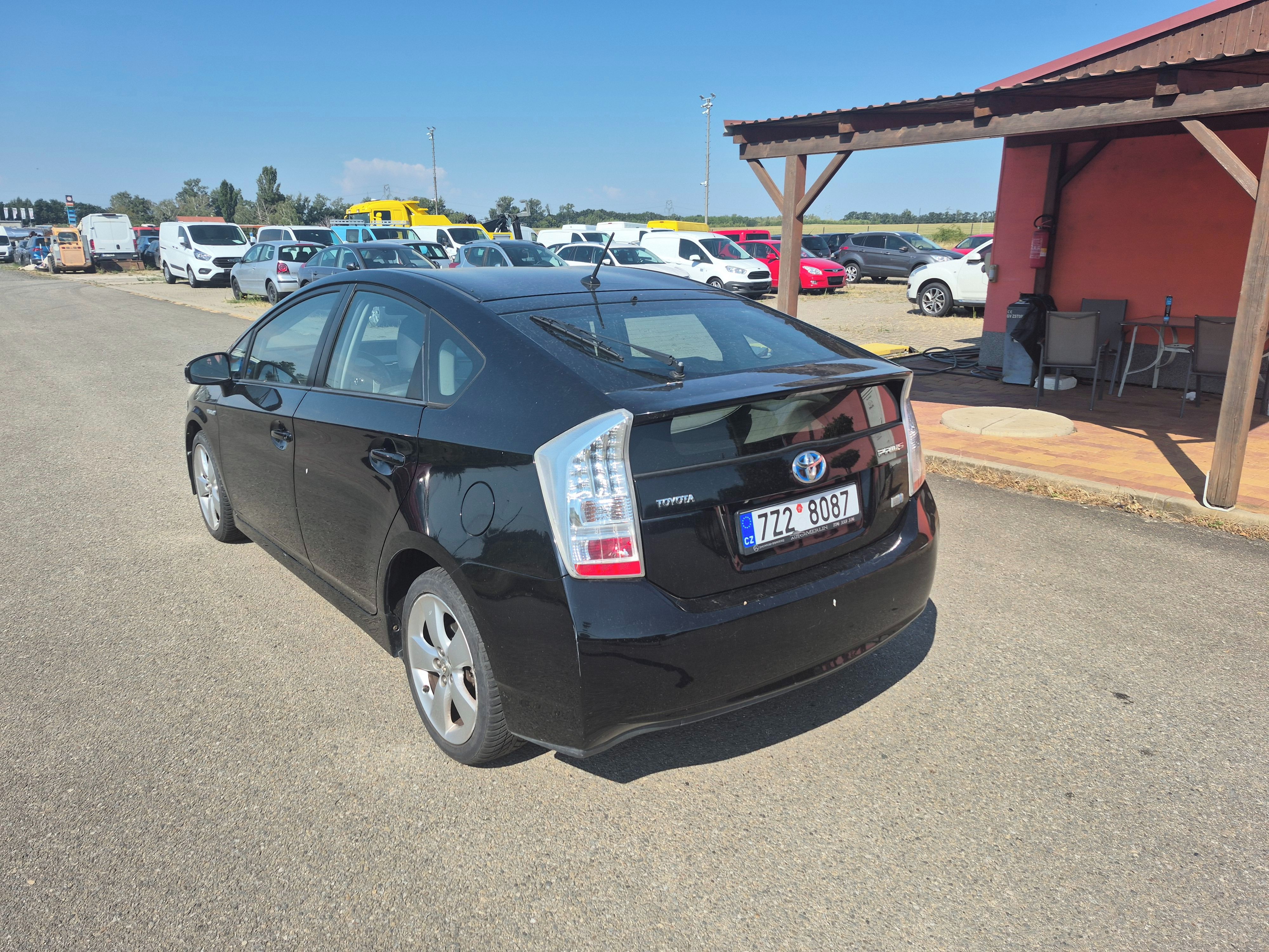 Toyota Prius, 1,8i,73kW, HYBRID, automat - fotka 6