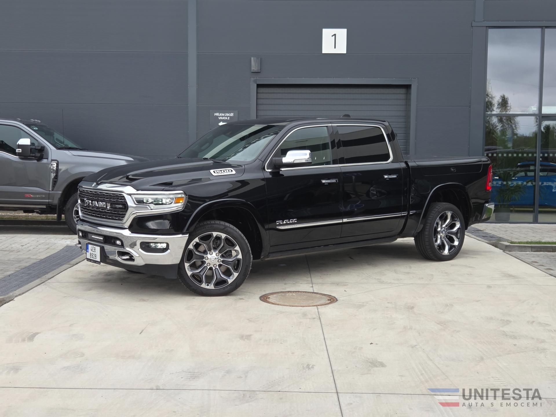 Dodge Ram, RAM 1500 Limited V8