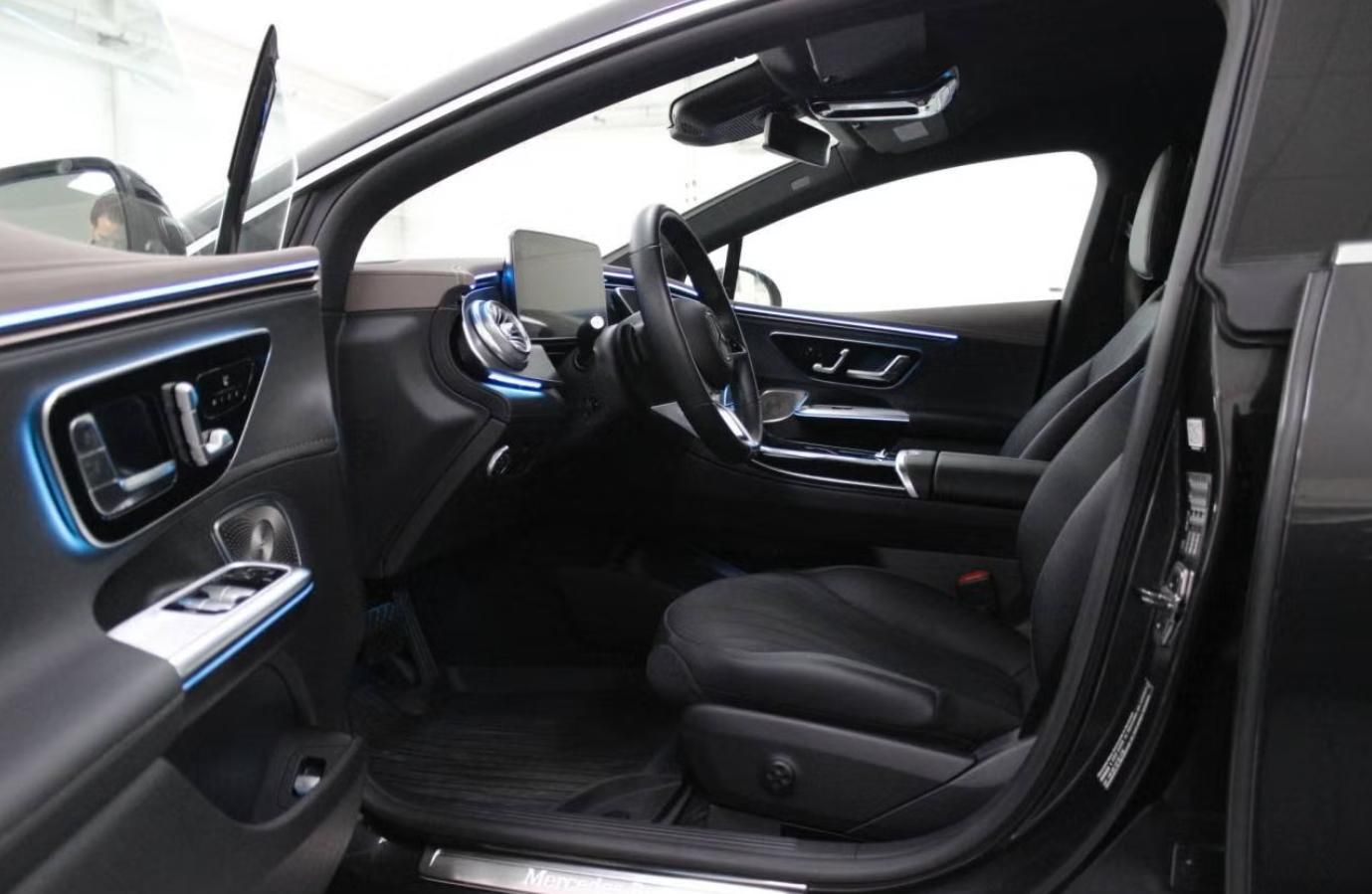 Mercedes-Benz EQE, 350+ 360kam Tažné 4 zóny BLIS - fotka 5