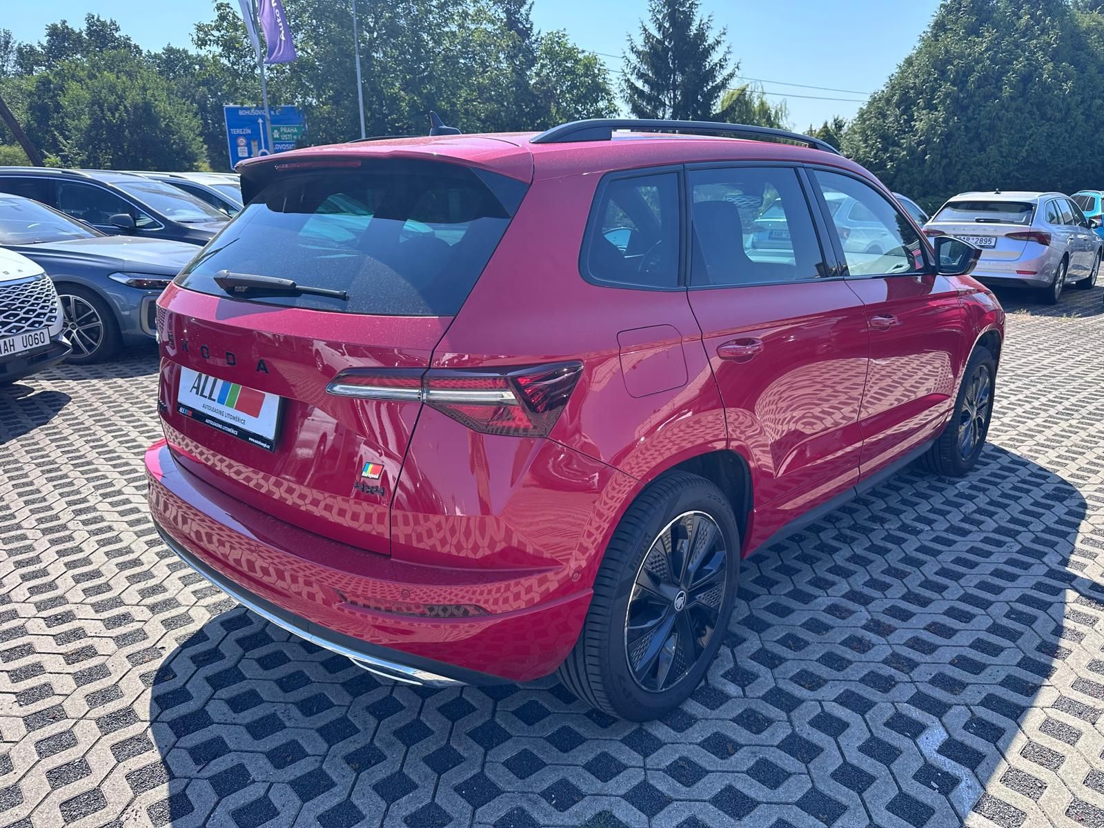 Škoda Karoq, 2,0 TDI DSG 4x4 Sportline - fotka 2