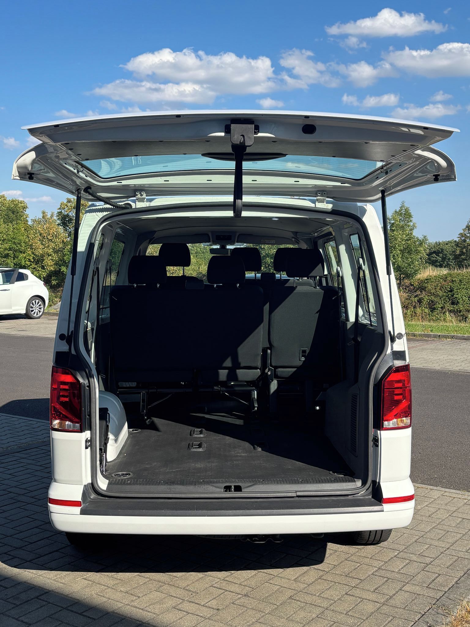 Volkswagen Transporter, 2023, 81kW, 2.0TDI, 6 míst - fotka 6