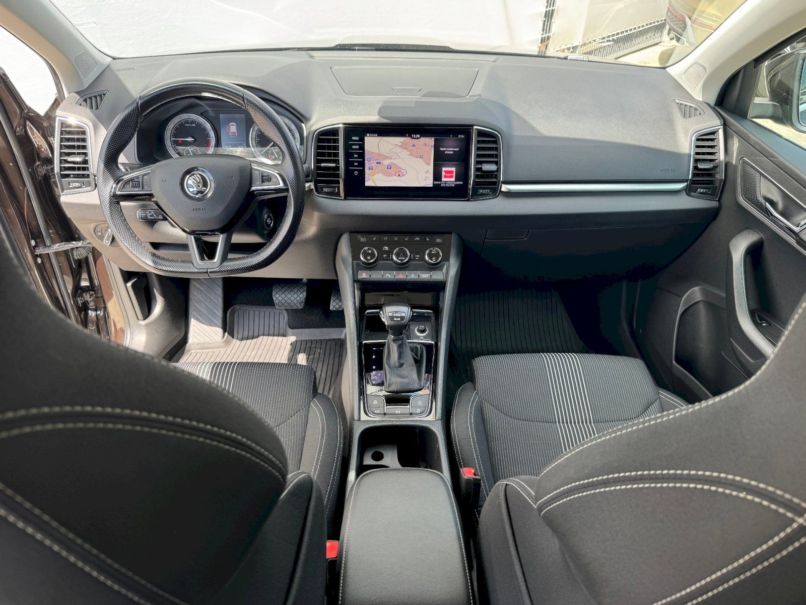 Škoda Karoq, DSG 2.0 TDI 110 kW 4x4 Style P - fotka 5