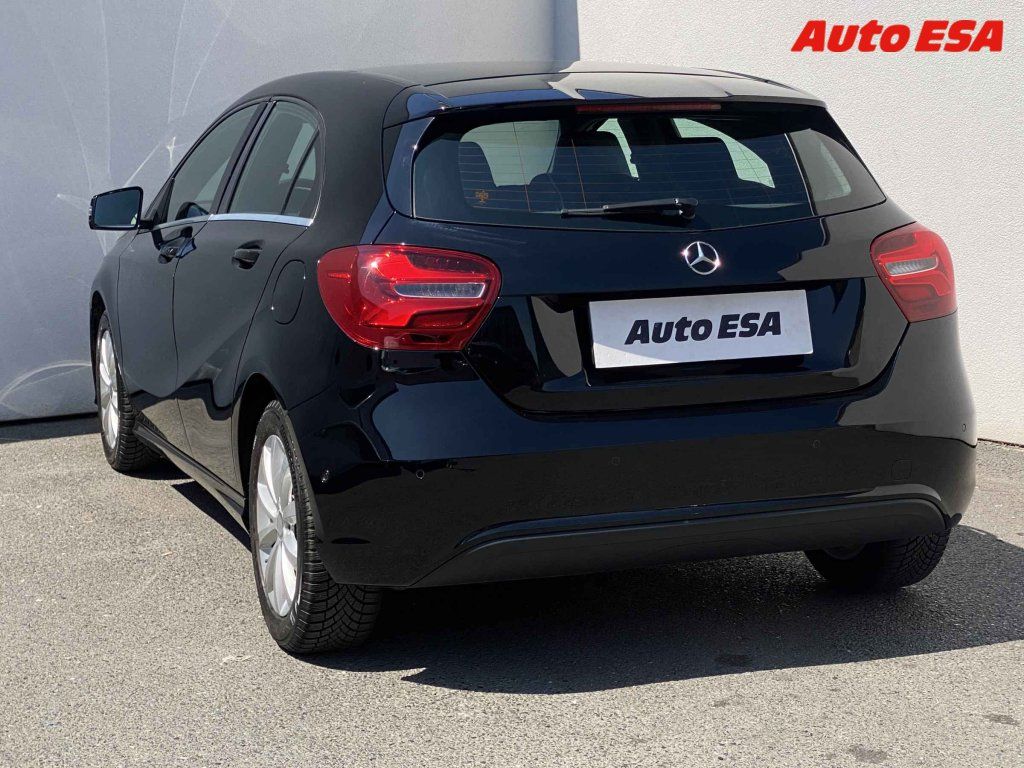 Mercedes-Benz Třídy A, 1.6i,ČR,AT,LED,AC - fotka 6