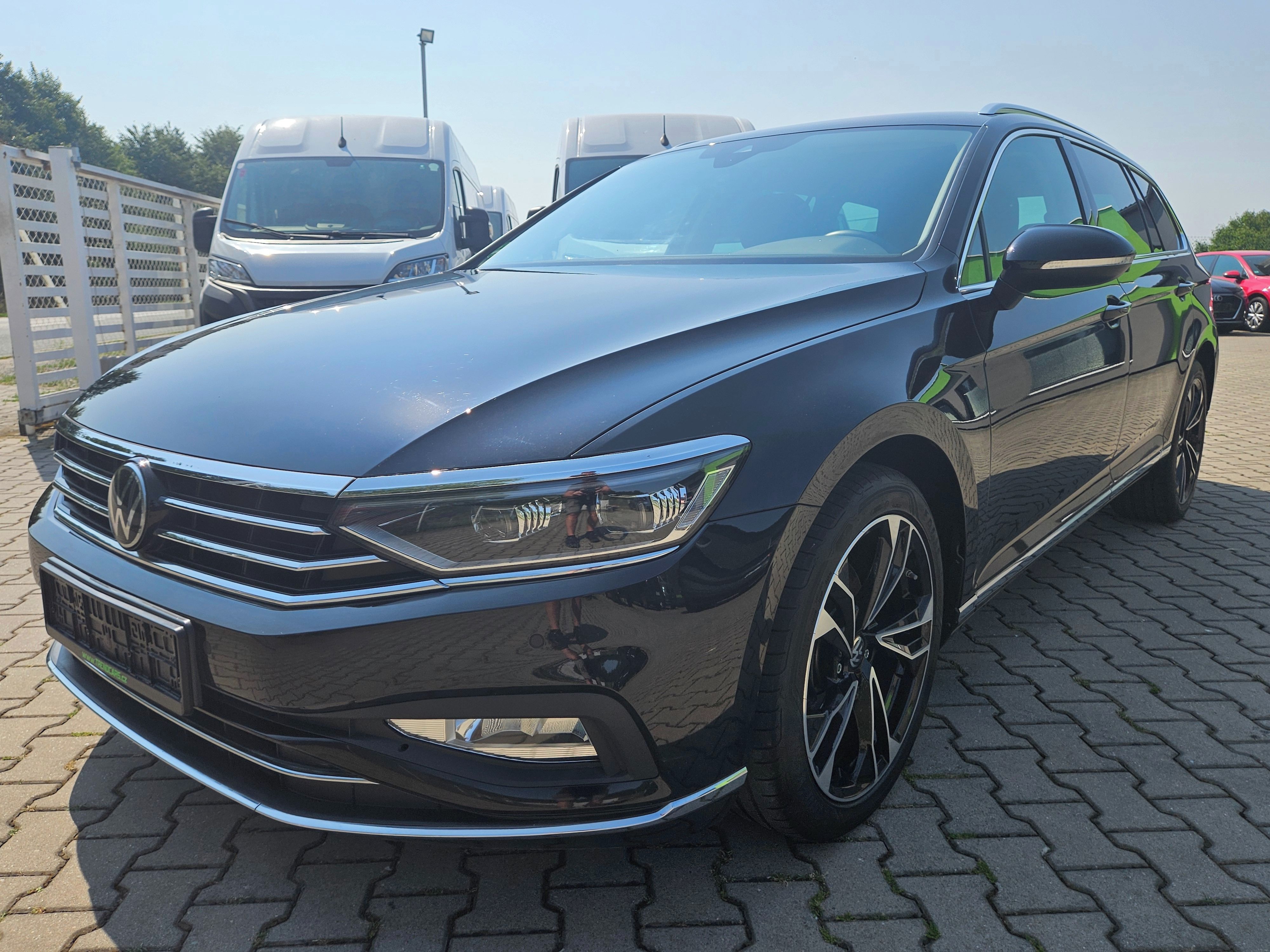 Volkswagen Passat, 2.0TDi ELEGANCE Kůže/Alcanta - fotka 6