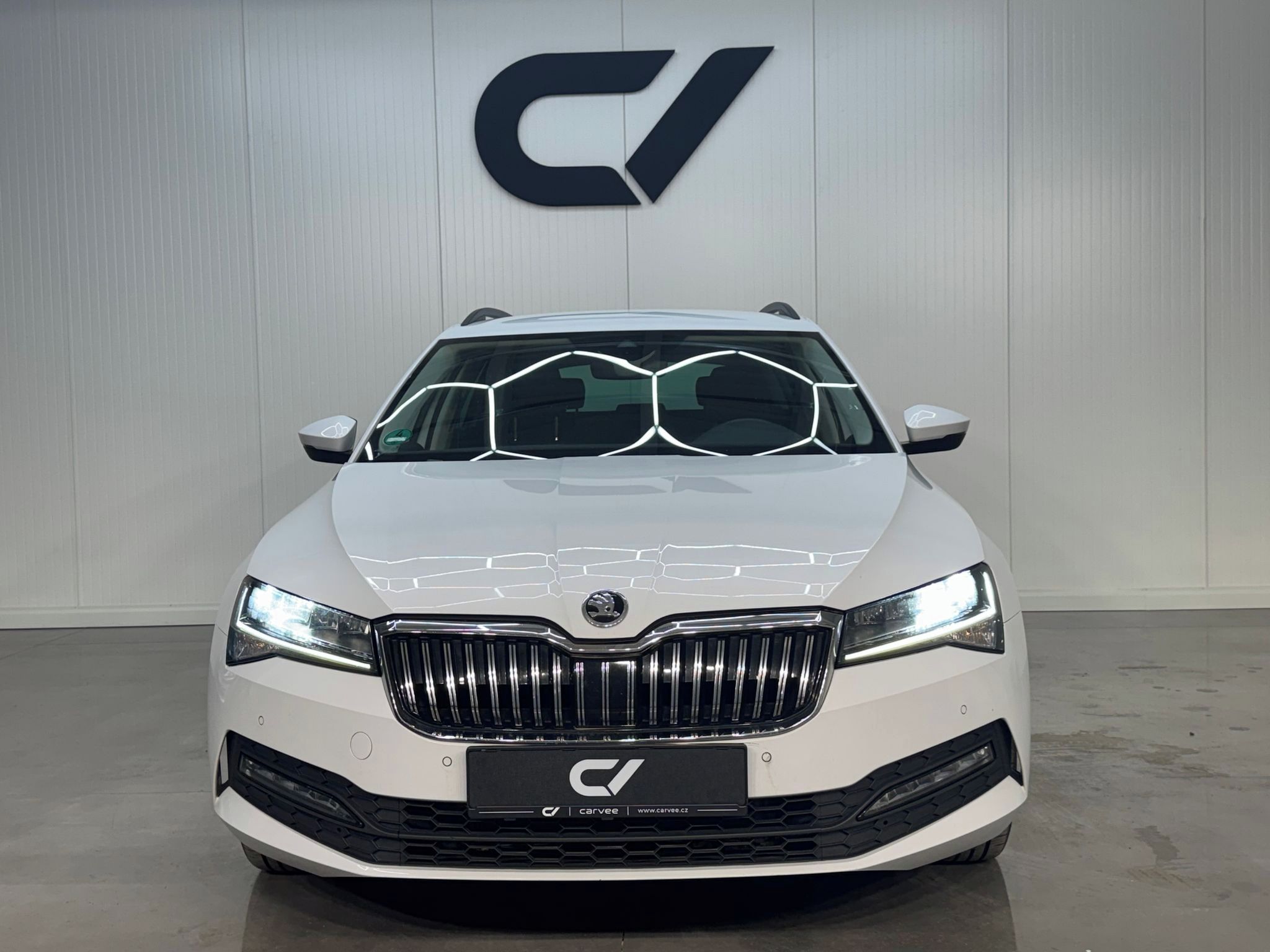 Škoda Superb, Ambition  2.0TDI 110KW DSG - fotka 3