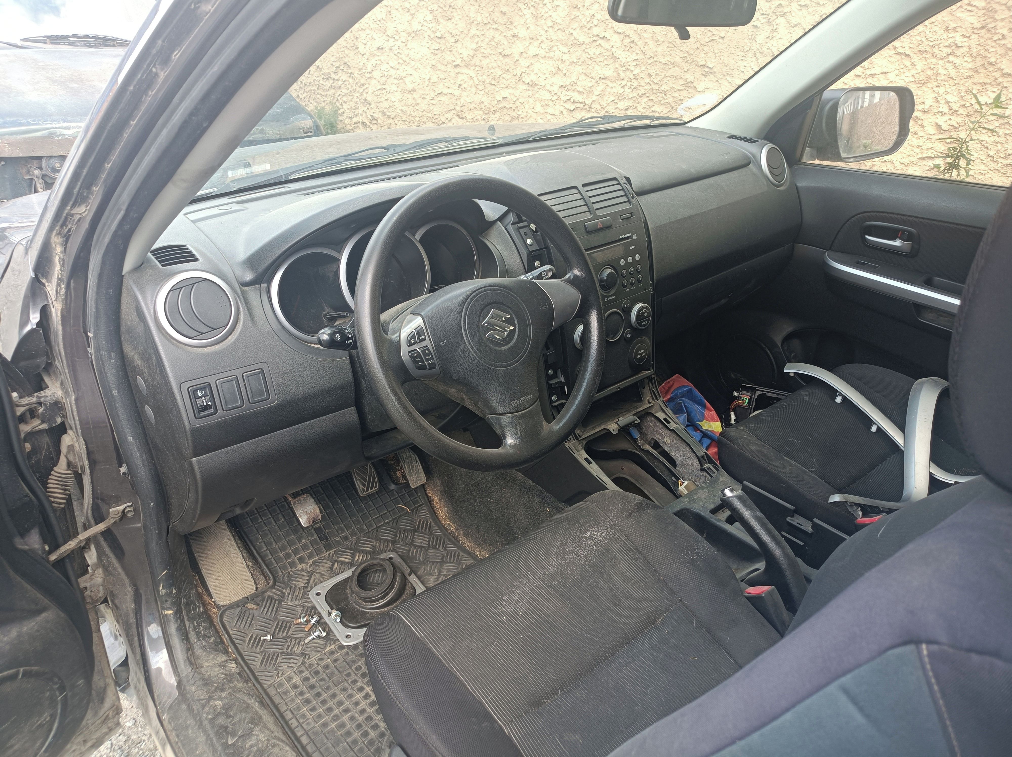 Suzuki Vitara, 2.4-122 kw,benzin,4x4,klima - fotka 6
