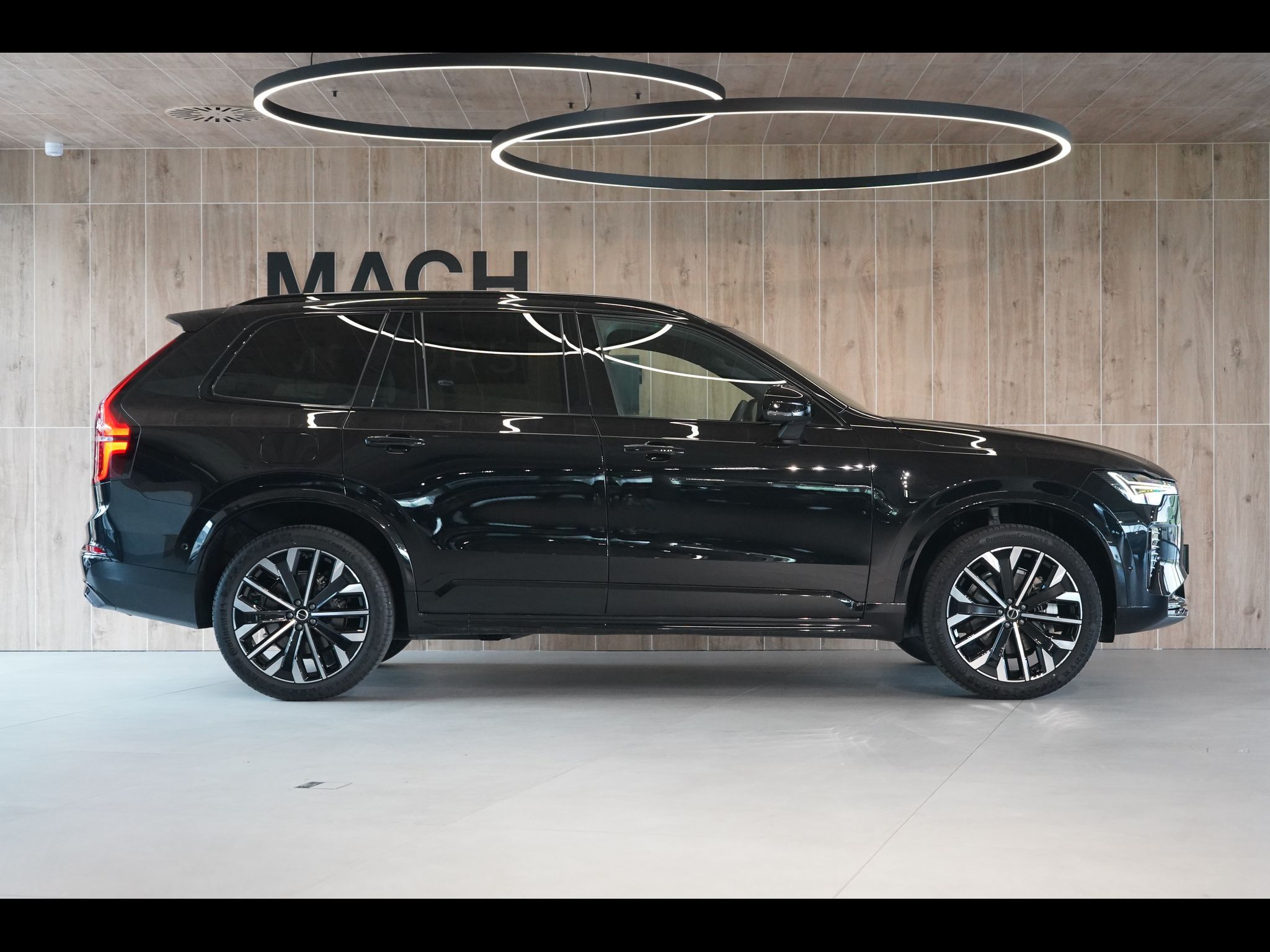 Volvo XC90, B5 AWD PLUS Dark, Vzduch, 360° - fotka 6