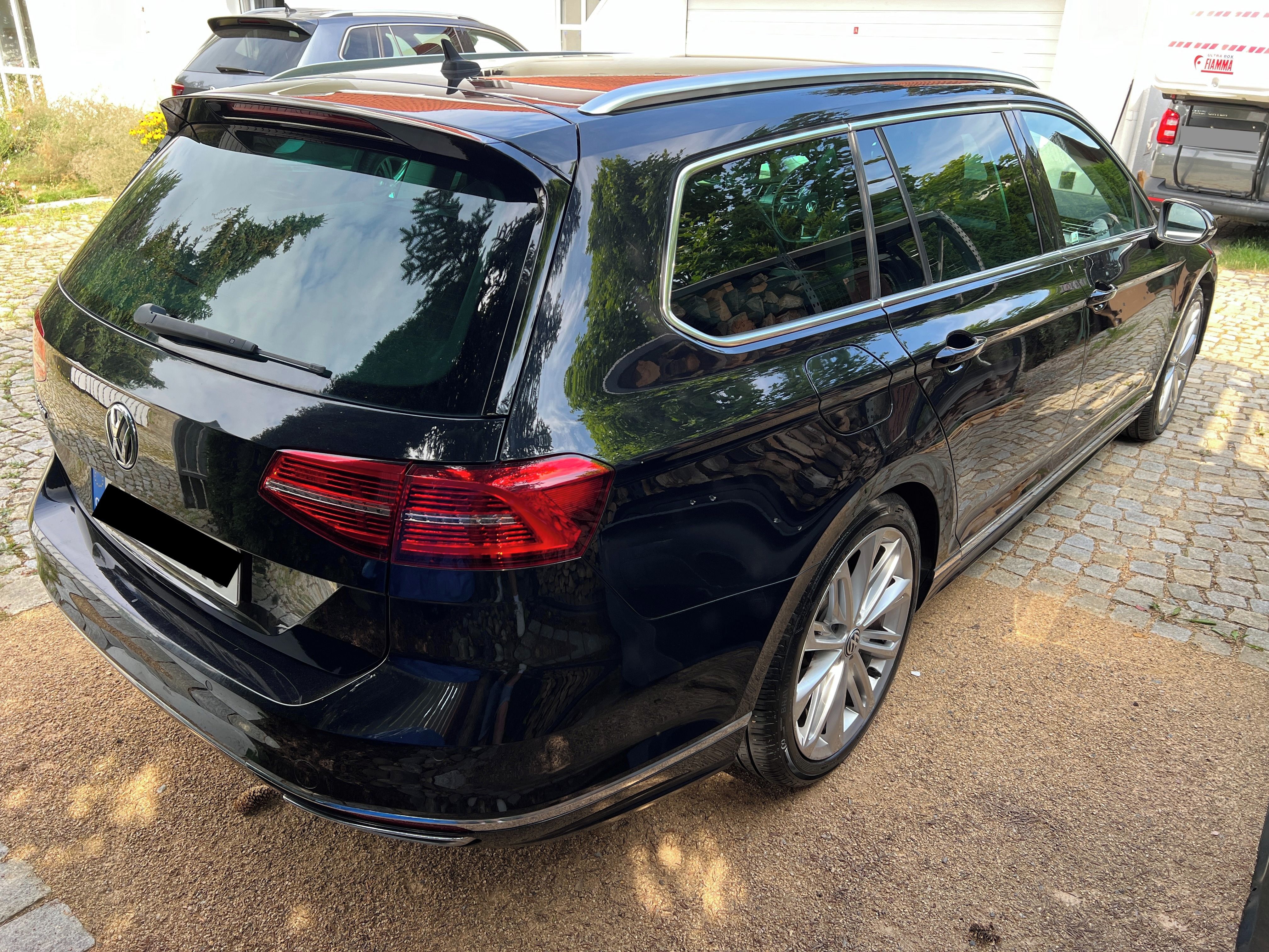 Volkswagen Passat, 2.0 R-line, webasto,tažné,DCC - fotka 4