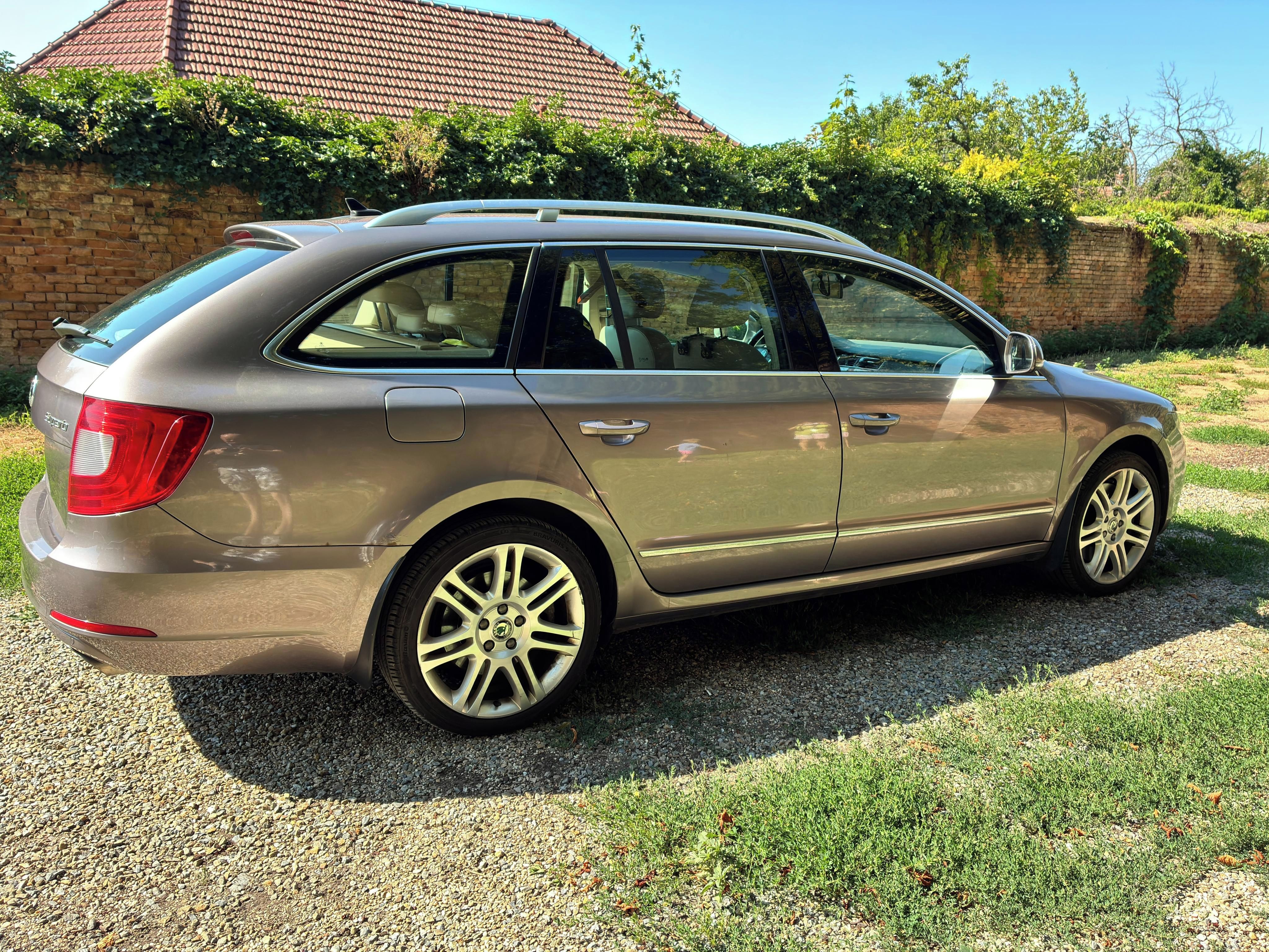 Škoda Superb, Škoda Superb II Combi 3.6 FSI - fotka 2