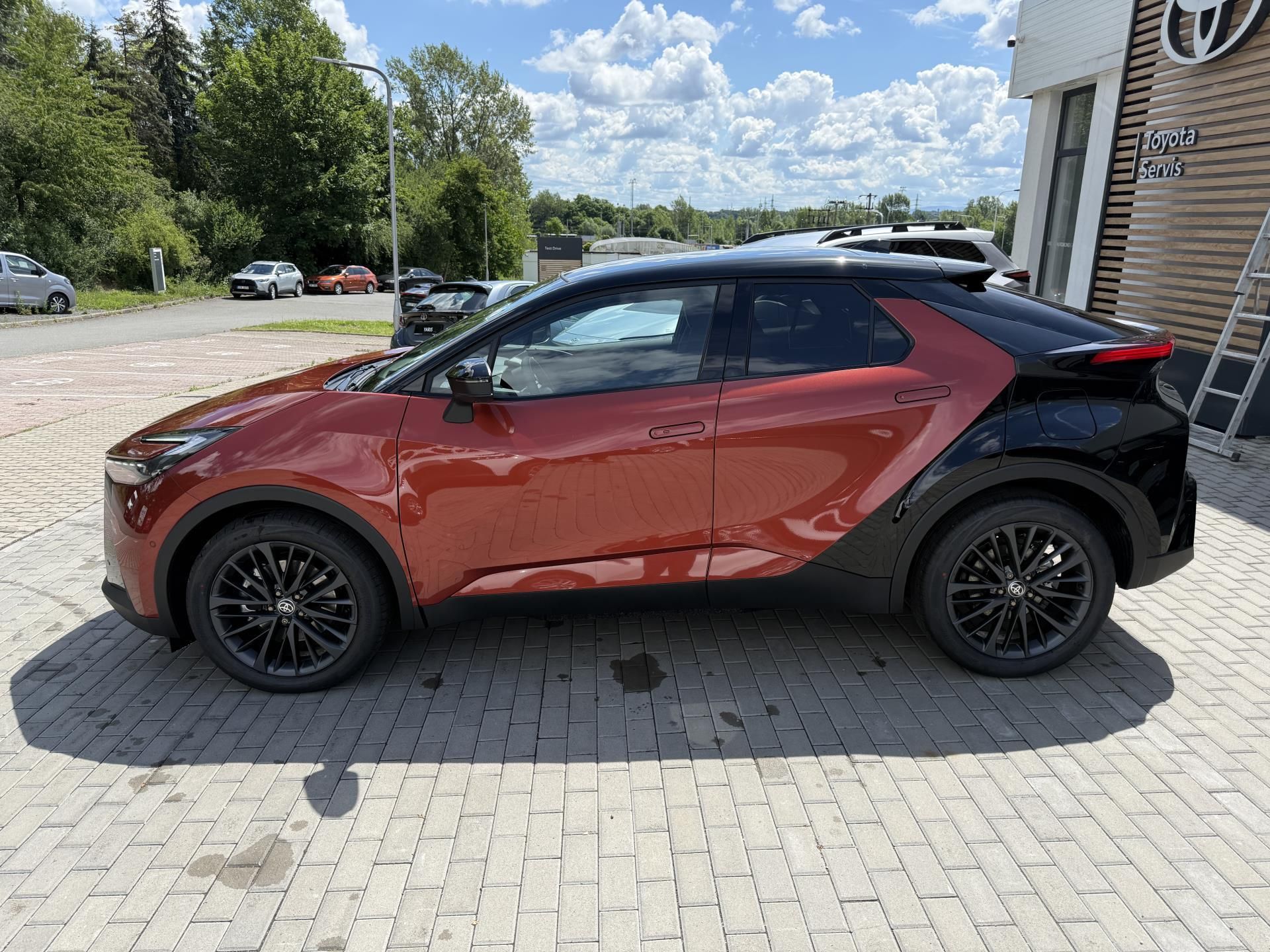Toyota C-HR, 2.0 PHEV TOKYO EDITION - fotka 3