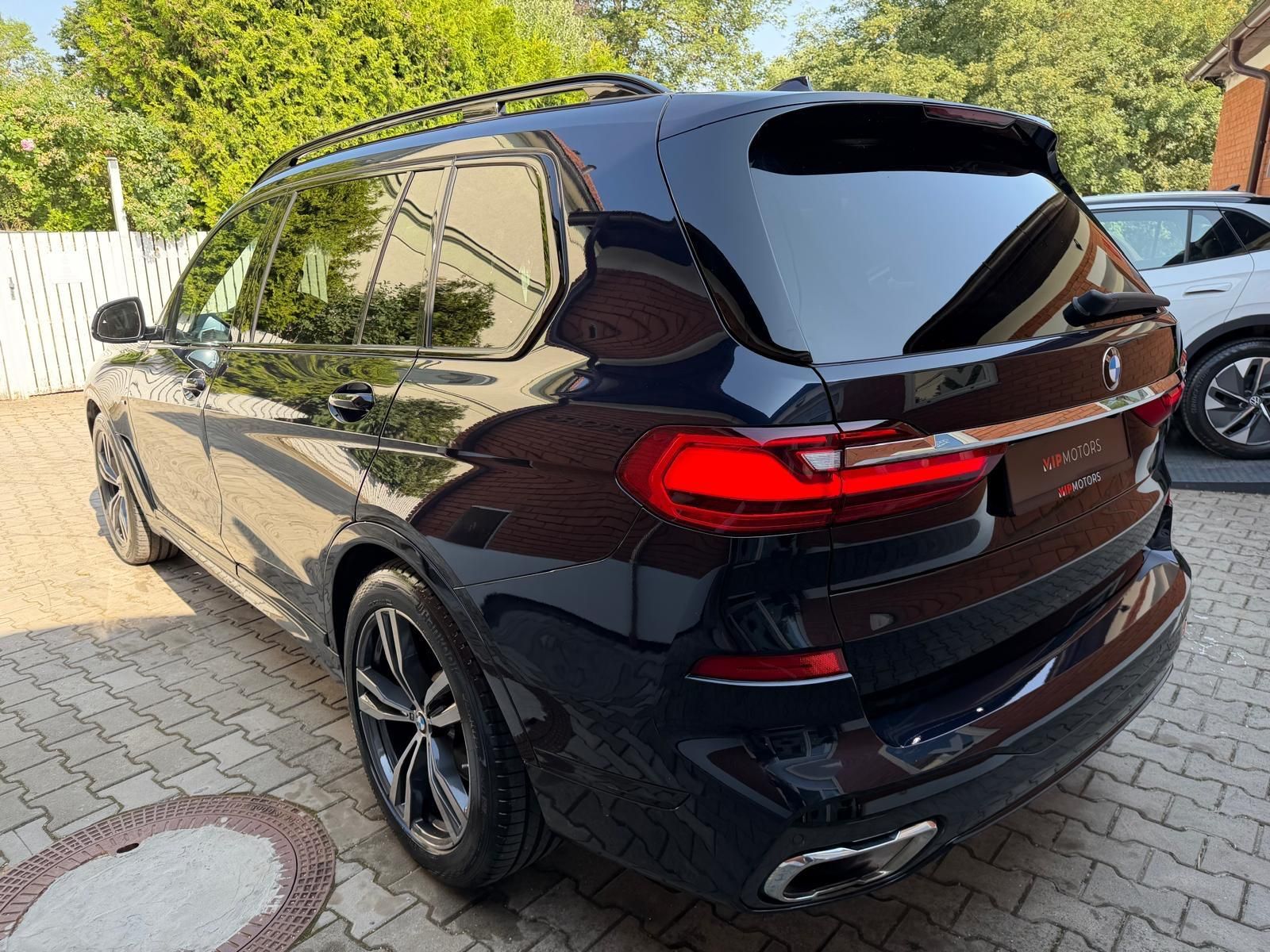 BMW X7, 40xD-INDIVID-MASÁŽE-R21-B&W-ČR - fotka 4