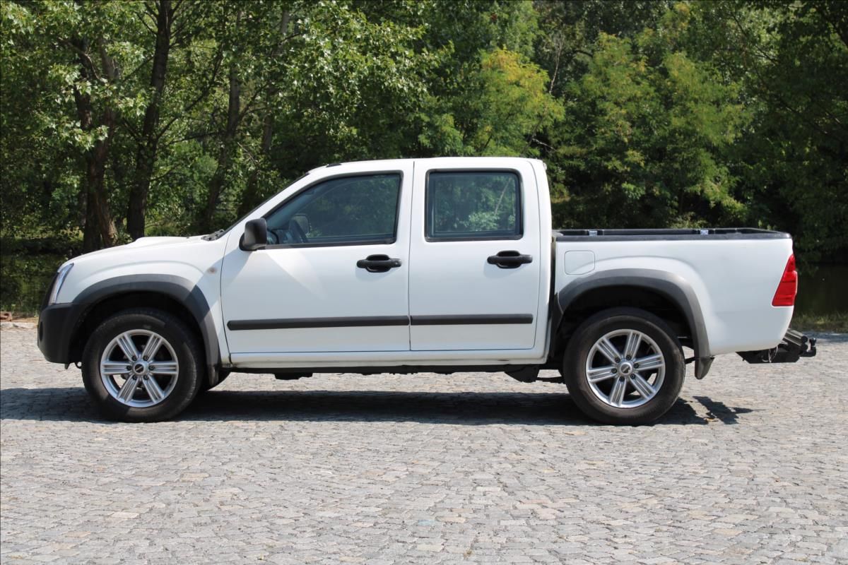 Isuzu D-Max, 3.0 TD / 4x4 / 120kW / Tažné - fotka 6