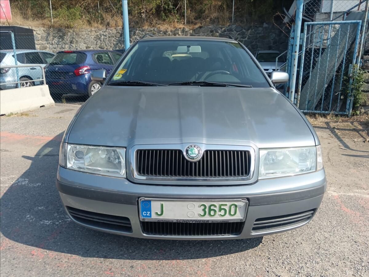 Škoda Octavia, 1,9 TDi  Advance - fotka 2