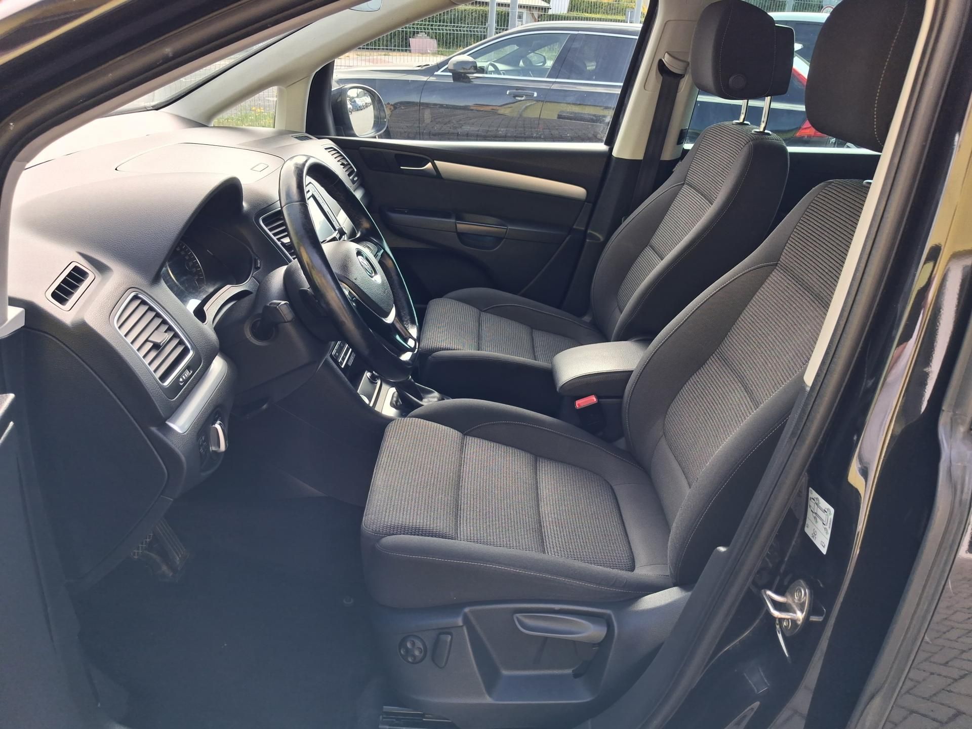 Volkswagen Sharan, 2,0TDi NAVI  DSG  BEZ KOROZE ! - fotka 6