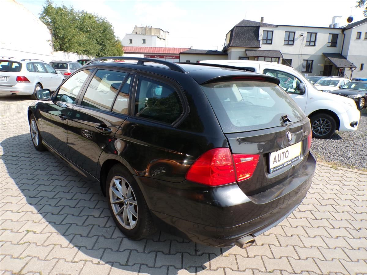 BMW Řada 3, 2,0   320D xDrive - fotka 4